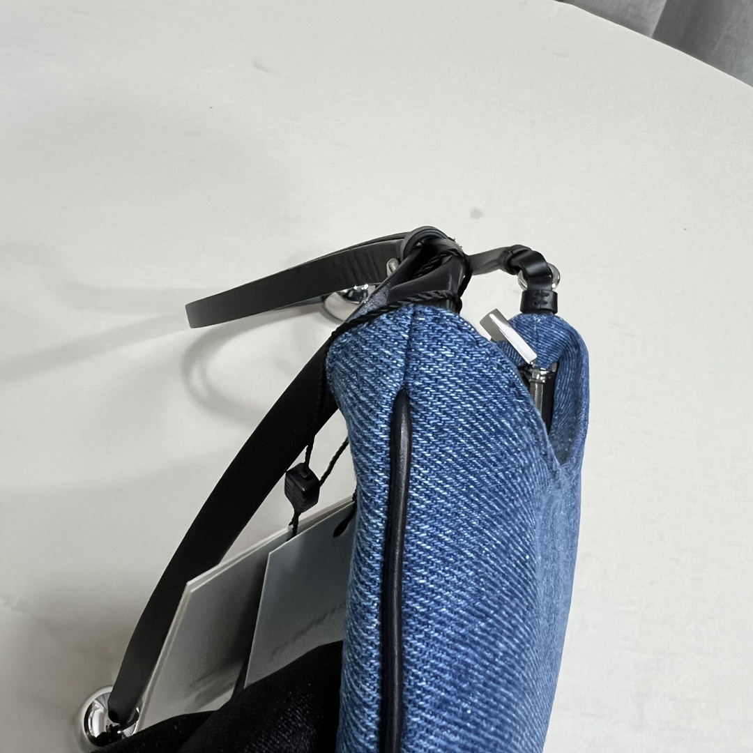 Jacquemus Blue Denim The Bisou Perle Shoulder Bag