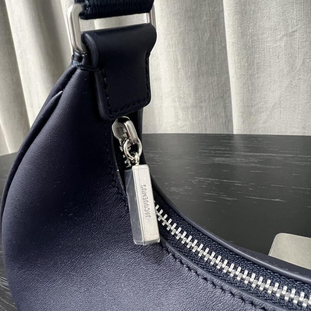 Jacquemus x Nike Le Sac Swoosh Shoulder Bag Midnight Navy Leather DQ0324-410 | eBay Jacquemus 007514