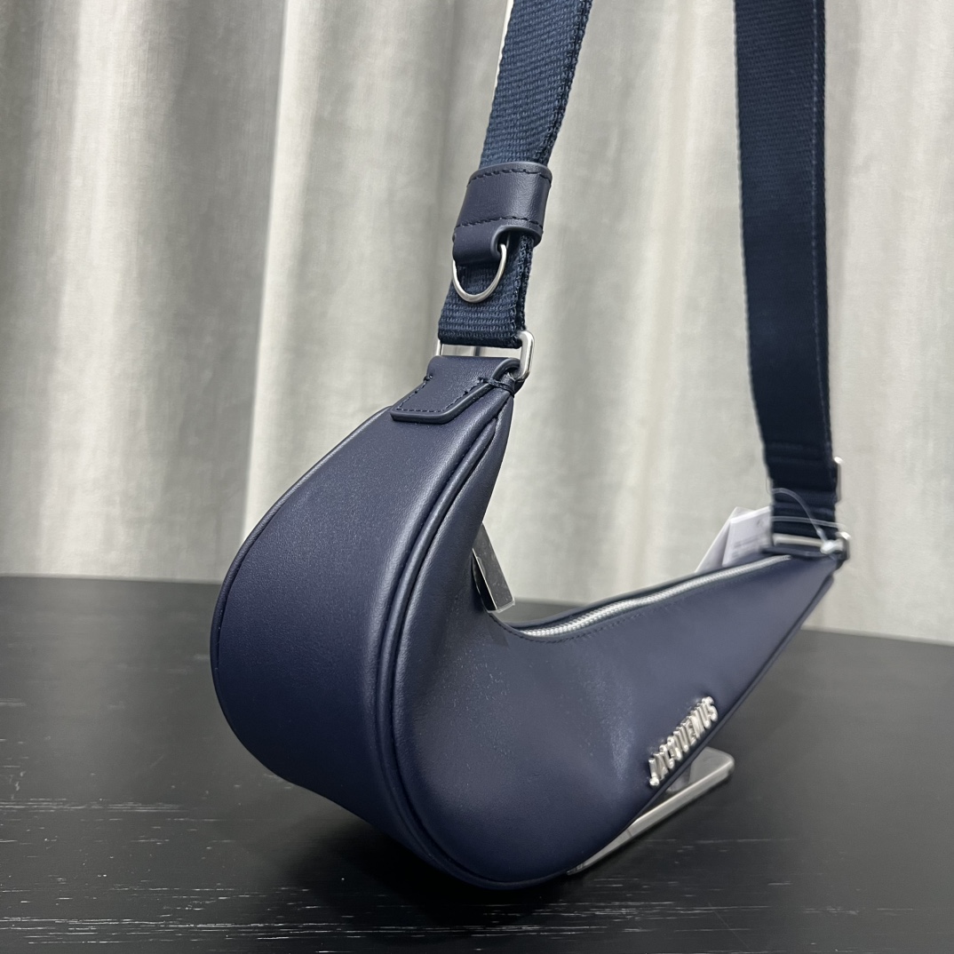 Jacquemus x Nike Le Sac Swoosh Shoulder Bag Midnight Navy Leather DQ0324-410 | eBay Jacquemus 007514