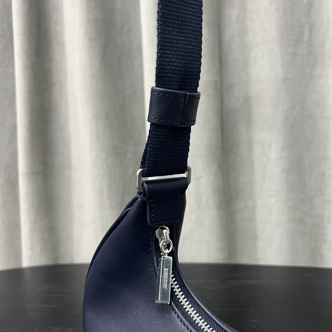 Jacquemus x Nike Le Sac Swoosh Shoulder Bag Midnight Navy Leather DQ0324-410 | eBay Jacquemus 007514