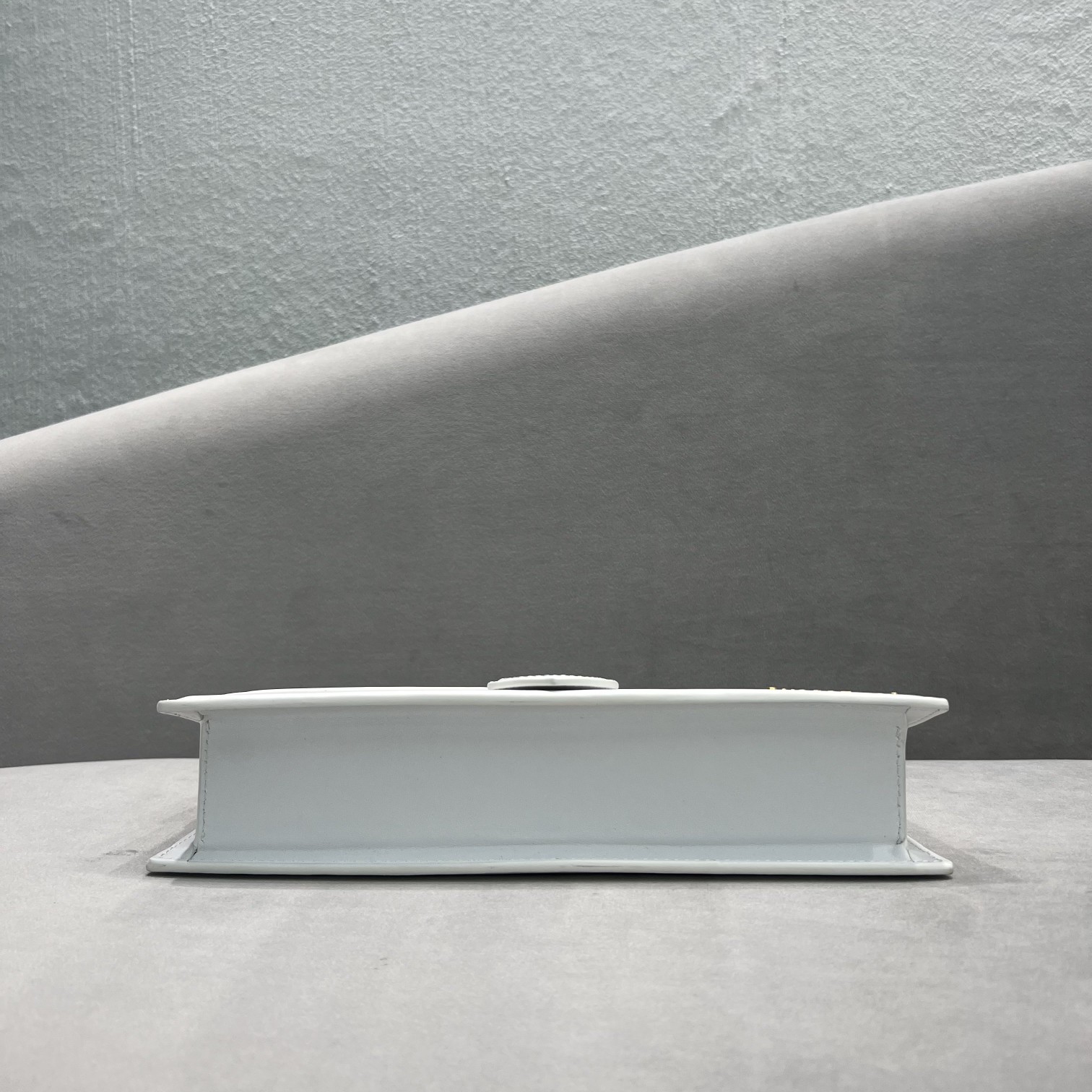 Le Bambino Long leather shoulder bag in white Jacquemus 00759