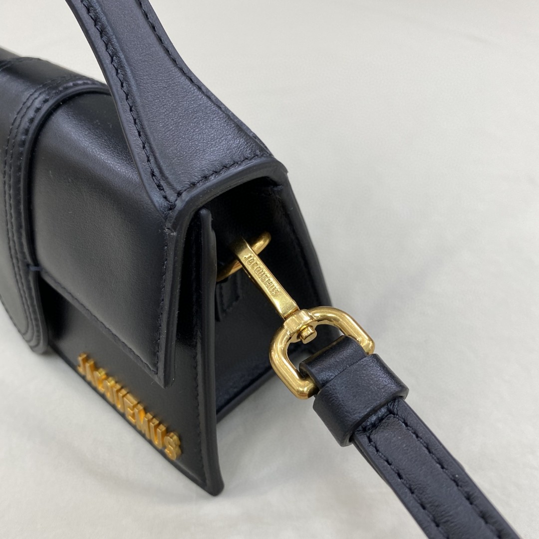 bag  Jacquemus Black La Montagne 'Le Bambino' Clutch