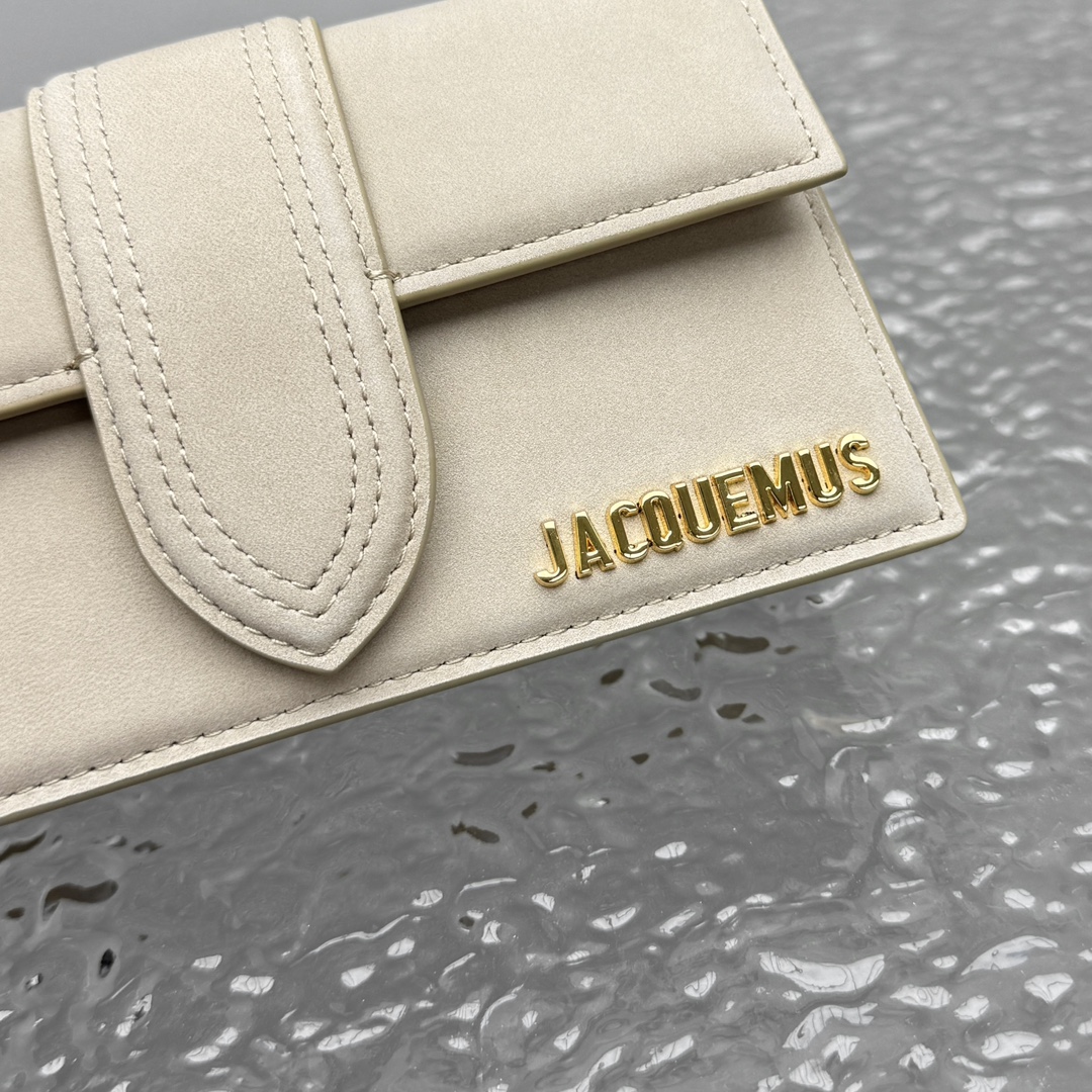 Jacquemus Le Bambino Logo Plaque Top Handle Bag in Cream