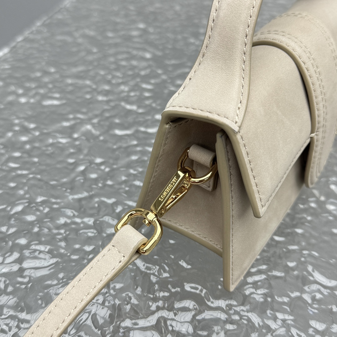 Jacquemus Le Bambino Logo Plaque Top Handle Bag in Cream