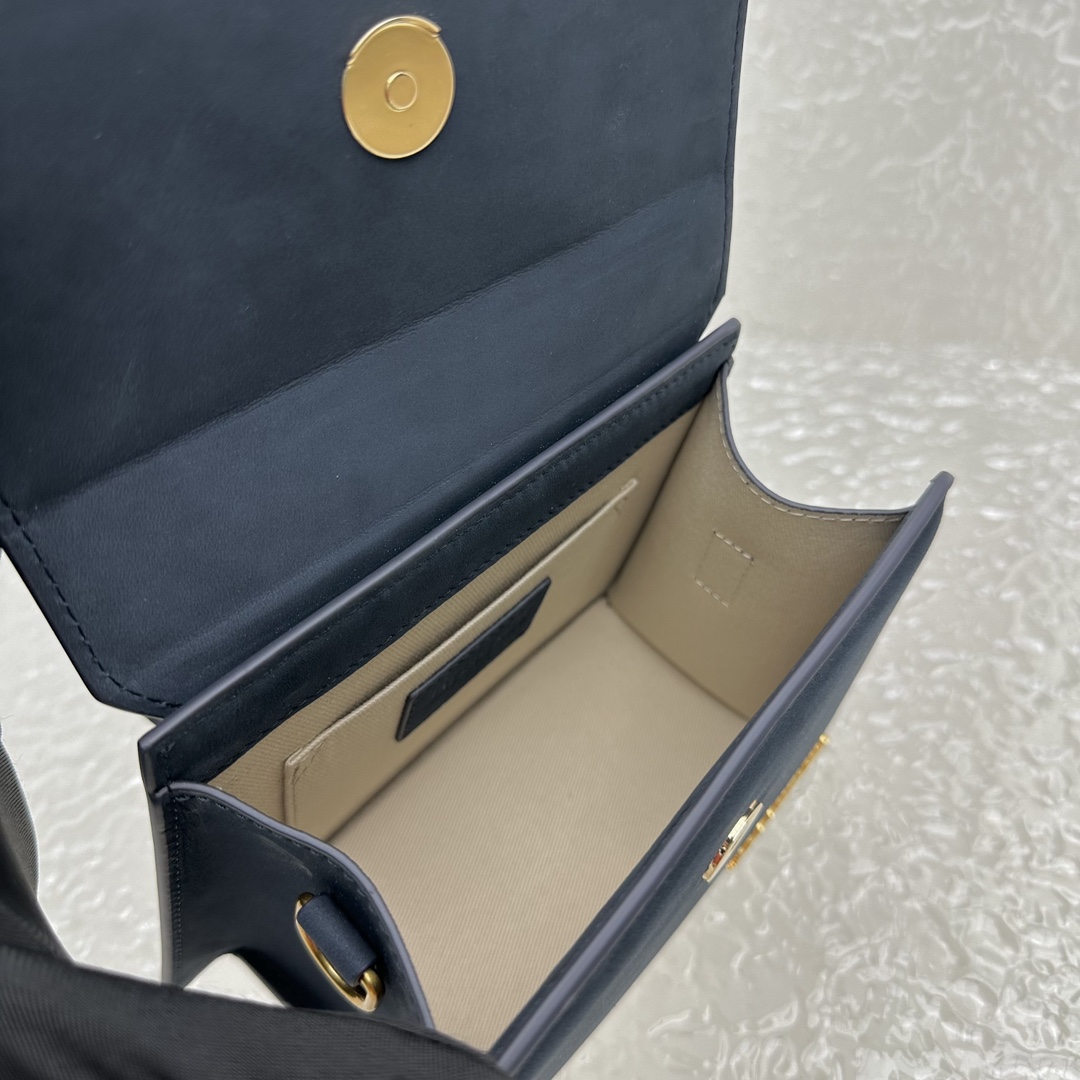 JACQUEMUS Le Chikito Moyen Tote Bag - Dark Jacquemus