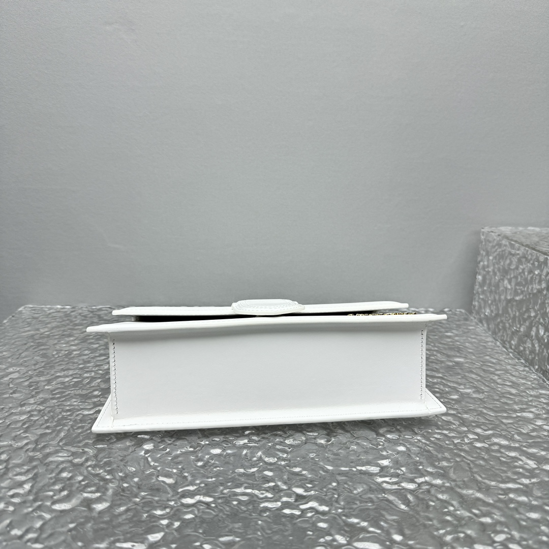Jacquemus Le bambino leather handbag Jacquemus White in Leather