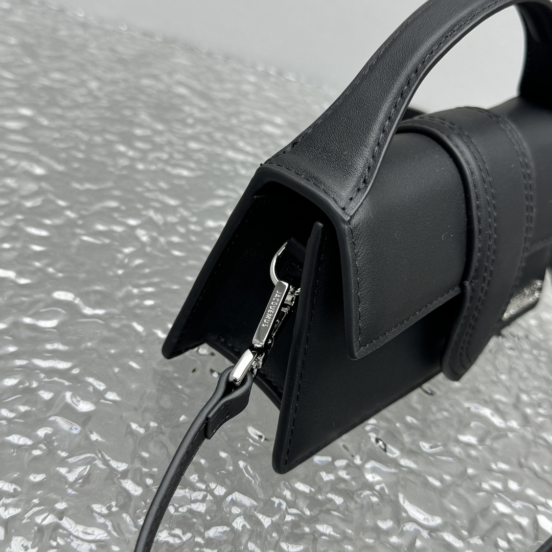 Jacquemus Le Bambino Leather Tote Bag | Black