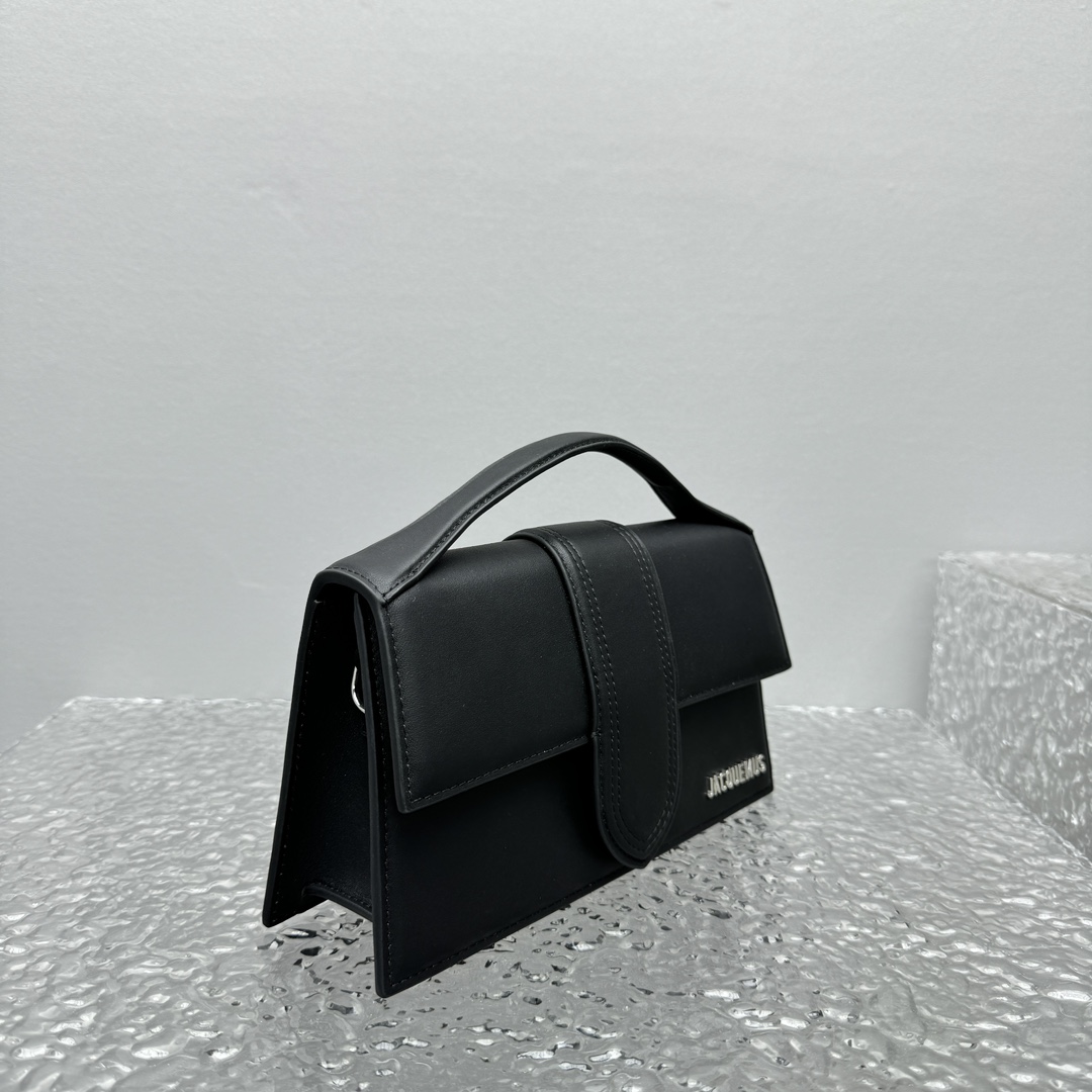 JACQUEMUS Smooth Calfskin Le Bambino Black 1679157