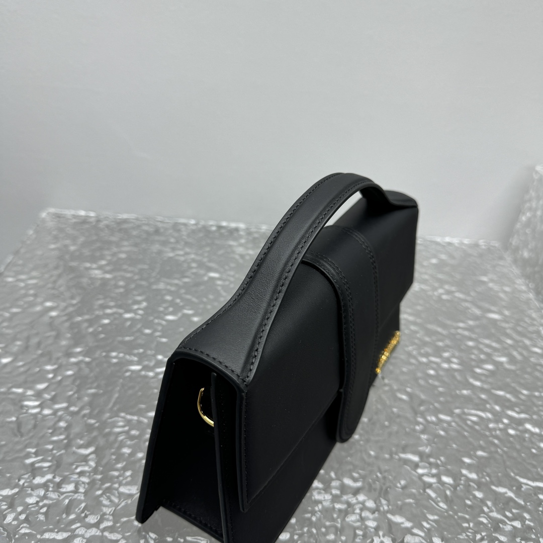 Jacquemus Le Grand Bambino Leather Crossbody Bag IN BLACK