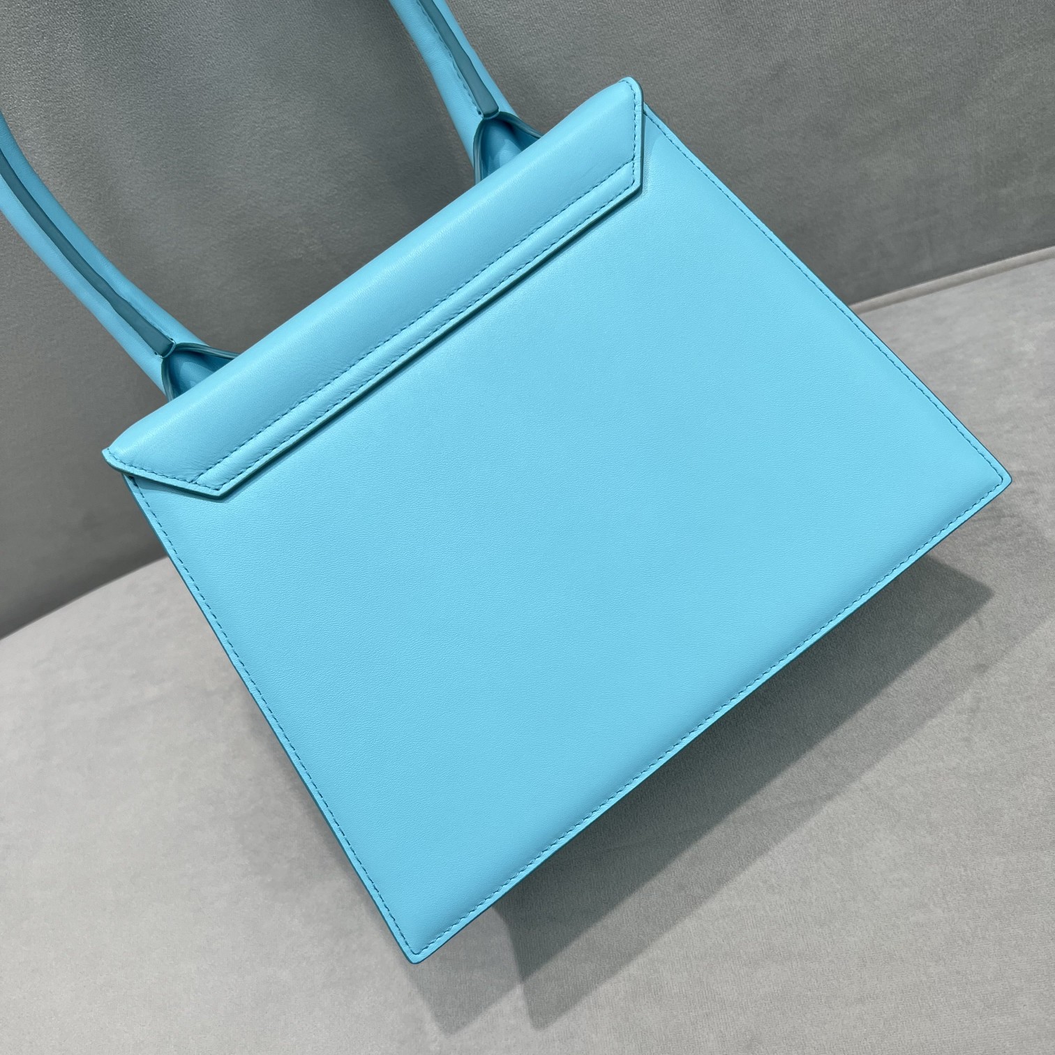 Jacquemus Blue Leather Medium Le Chiquito Top Handle  Jacquemus 01189