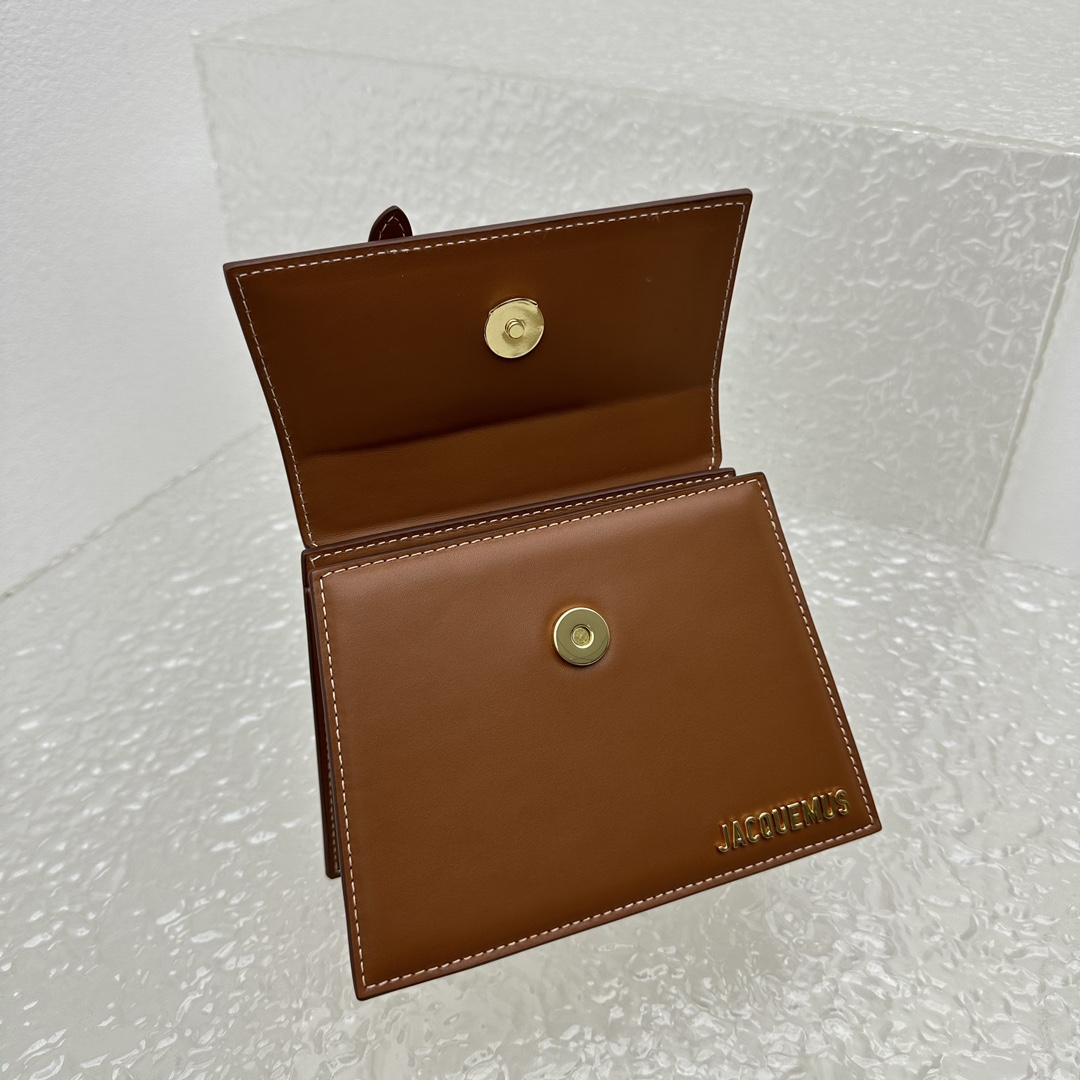 Jacquemus Le Chiquito Moyen Boucle Tote Bag | Brown