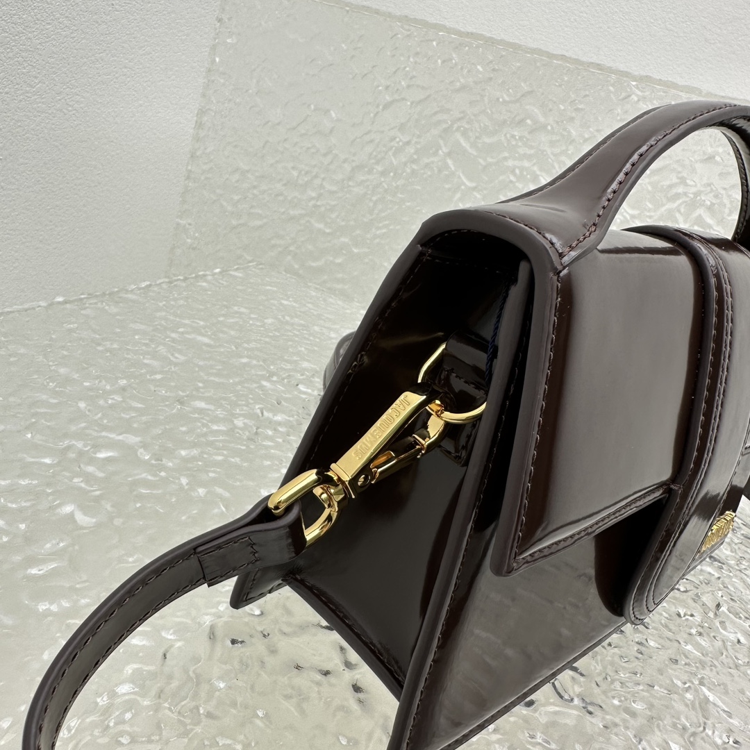Le bambino leather crossbody bag Jacquemus black