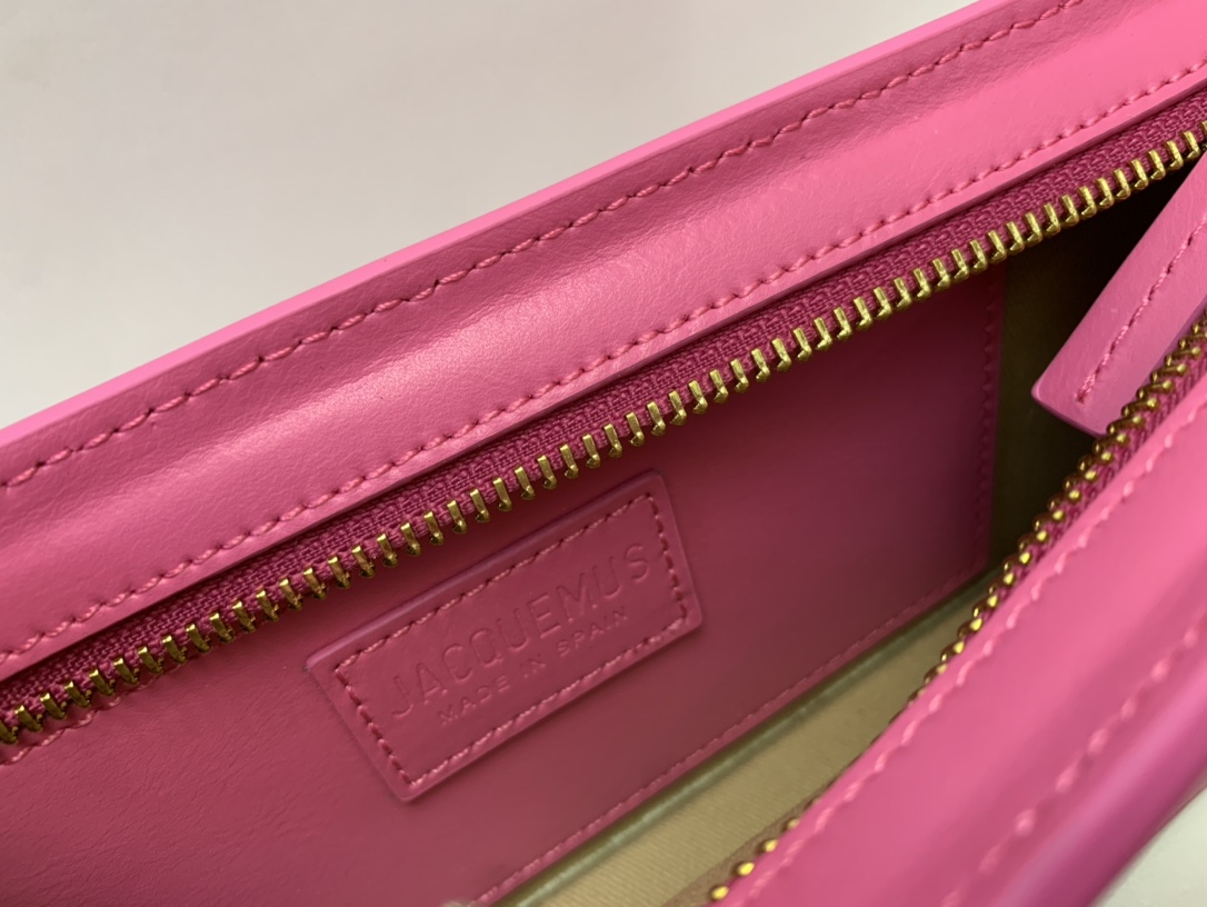 Jacquemus Leather Shoulder Bag - Pink Shoulder Bags, Handbags - WJQ57028
