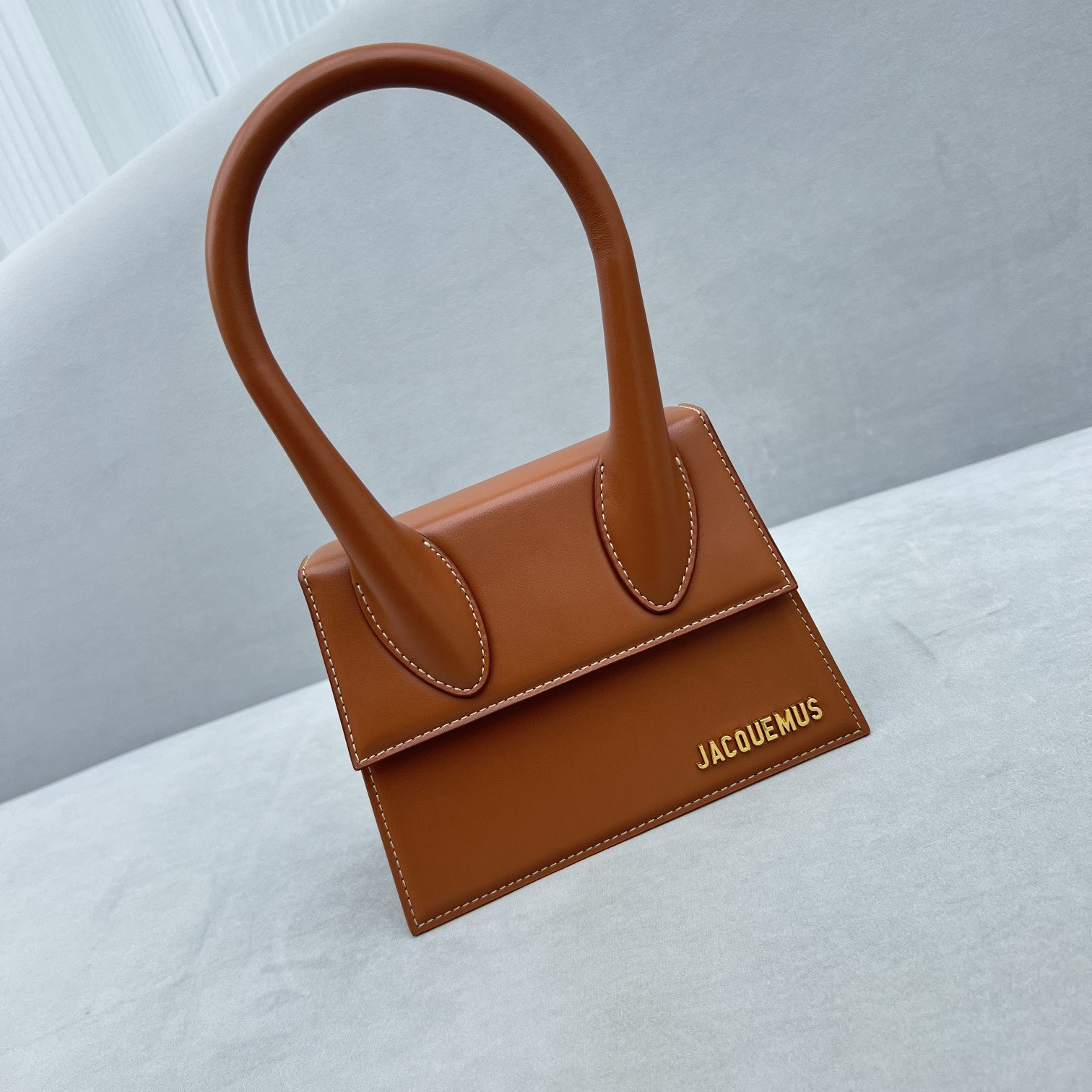 JACQUEMUS Smooth Calfskin Le Chiquito Moyen Light Brown
