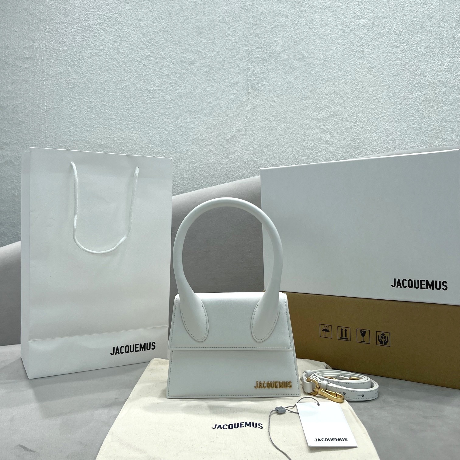 Chiquito leather handbag Jacquemus White in Leather