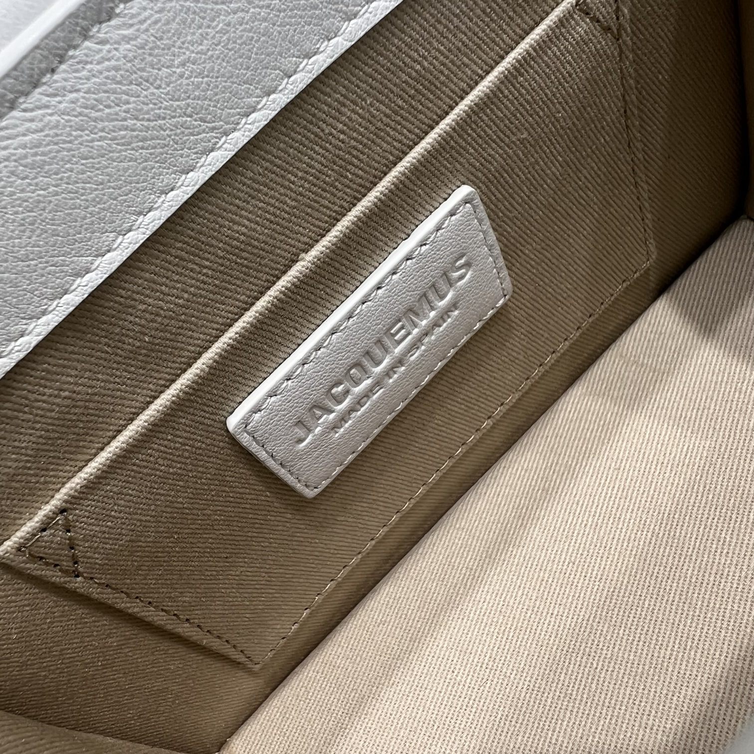 Chiquito leather handbag Jacquemus White in Leather