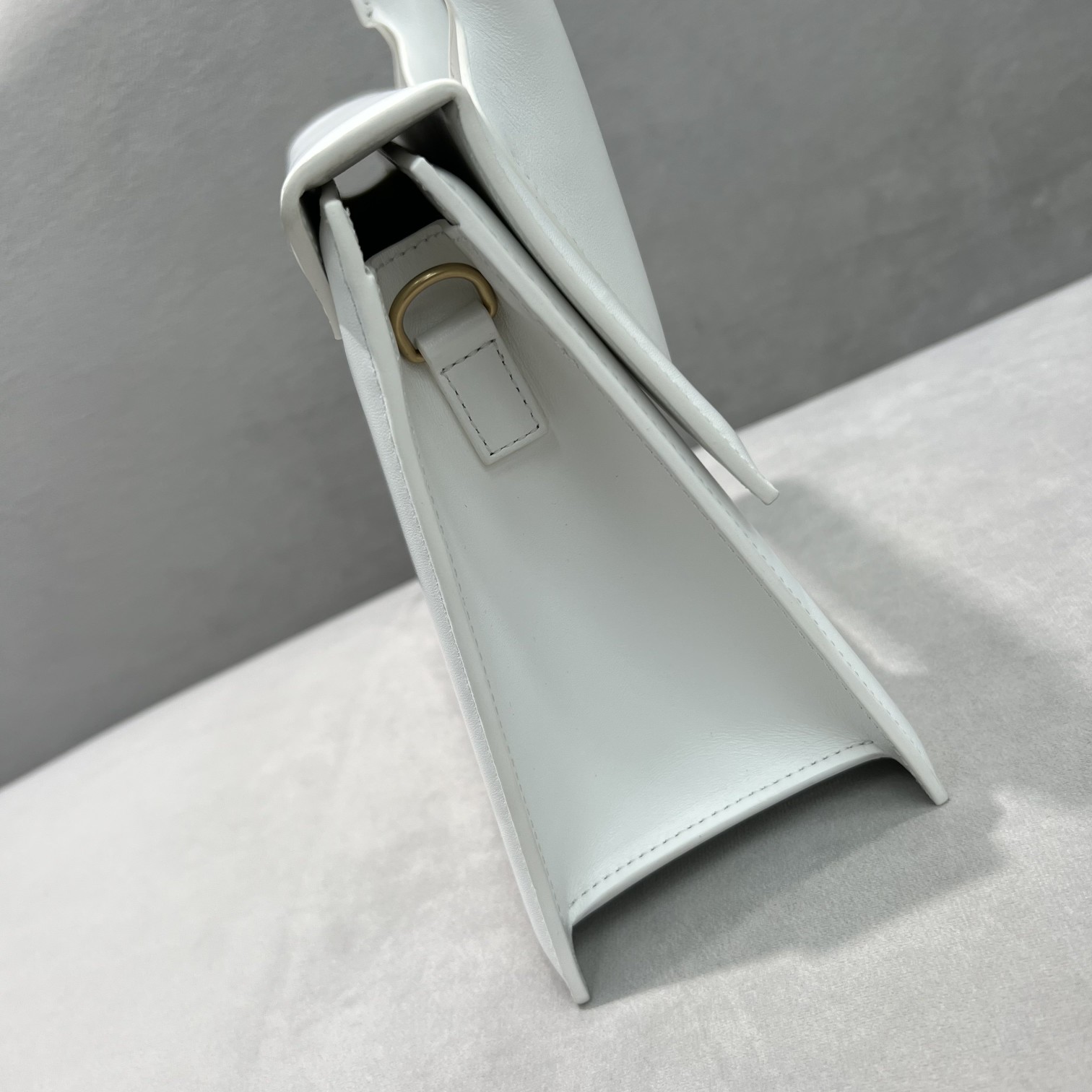 Le grand chiquito leather clutch bag Jacquemus bag in white
