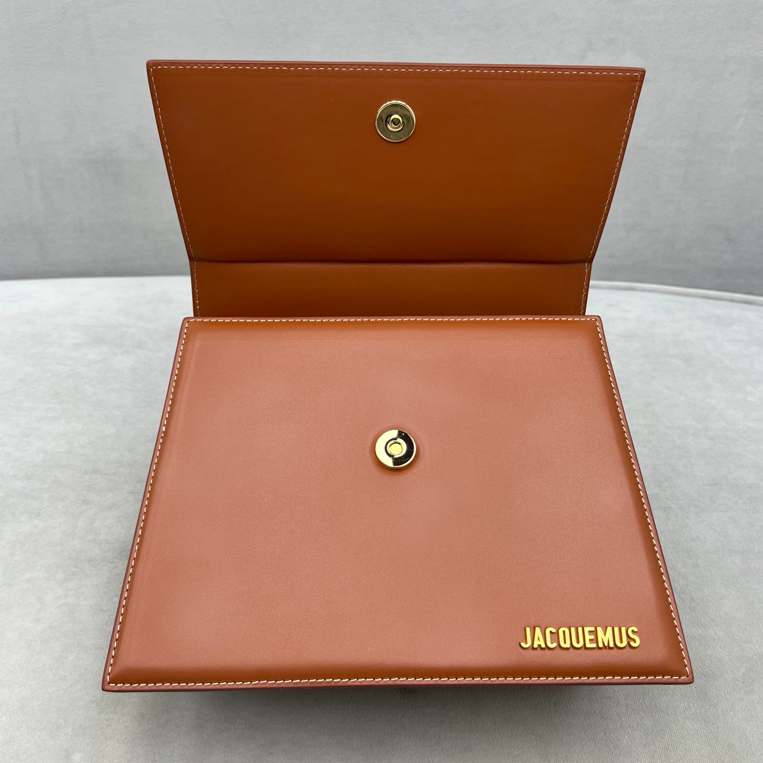 Jacquemus Le Grand Chiquito in Natural