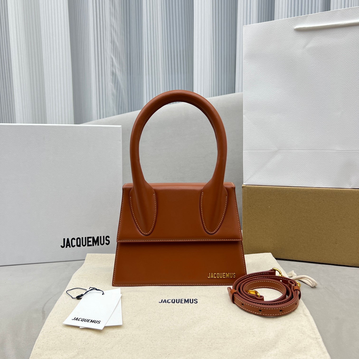 Jacquemus Le Grand Chiquito in Natural