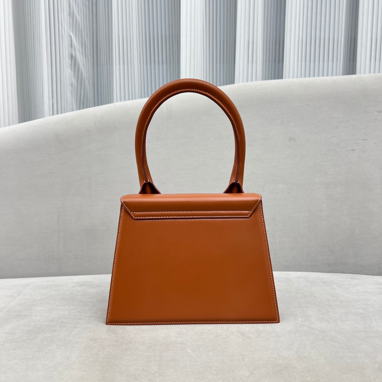 Jacquemus Le Grand Chiquito in Natural