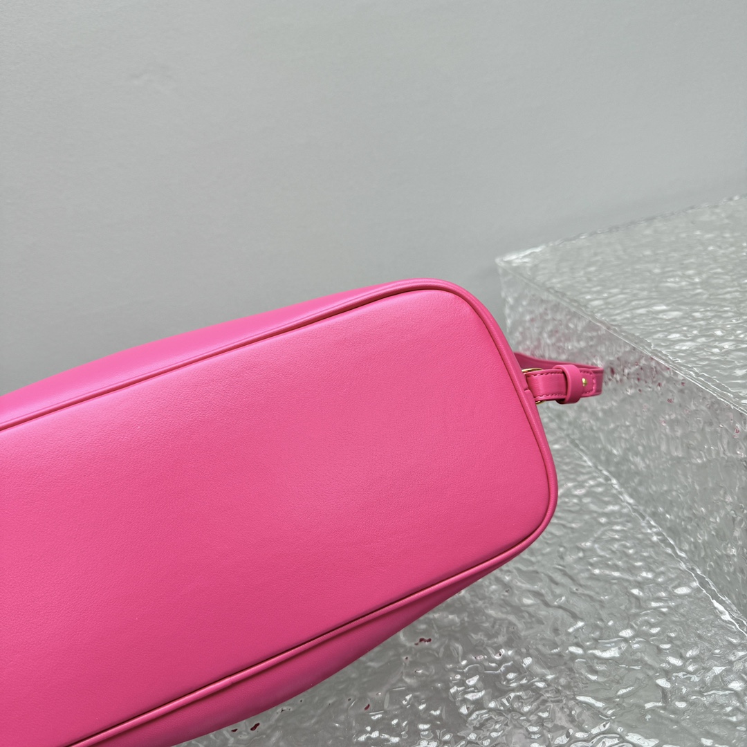 JACQUEMUS Calfskin Le Petit Calino Ring Top Handle Bag Pink 1518419 Jacquemus 01889