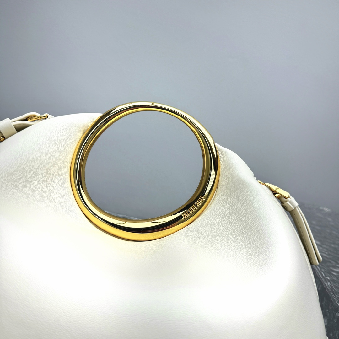 Jacquemus Le Calino leather tote bag in white Jacquemus 019114