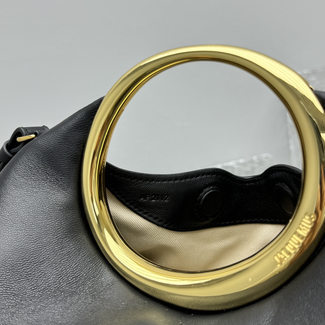JACQUEMUS Lambskin Le Calino Ring Top Handle Bag Black 1625181