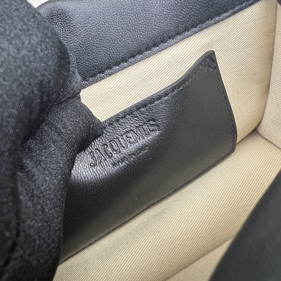 Jacquemus The Small Rond Carrã Clutch Bag in Black  Jacquemus 02289