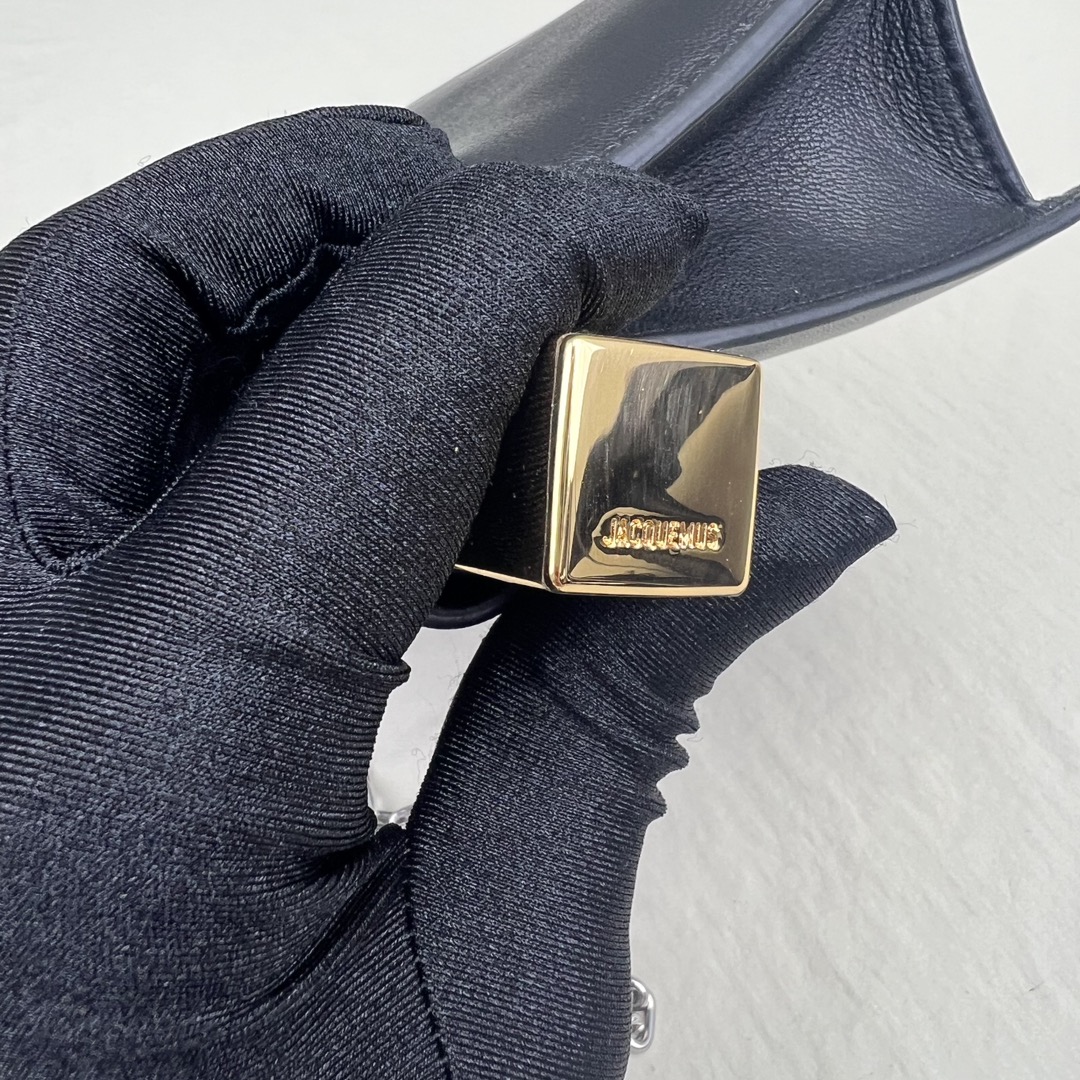 Jacquemus The Small Rond Carrã Clutch Bag in Black  Jacquemus 02289