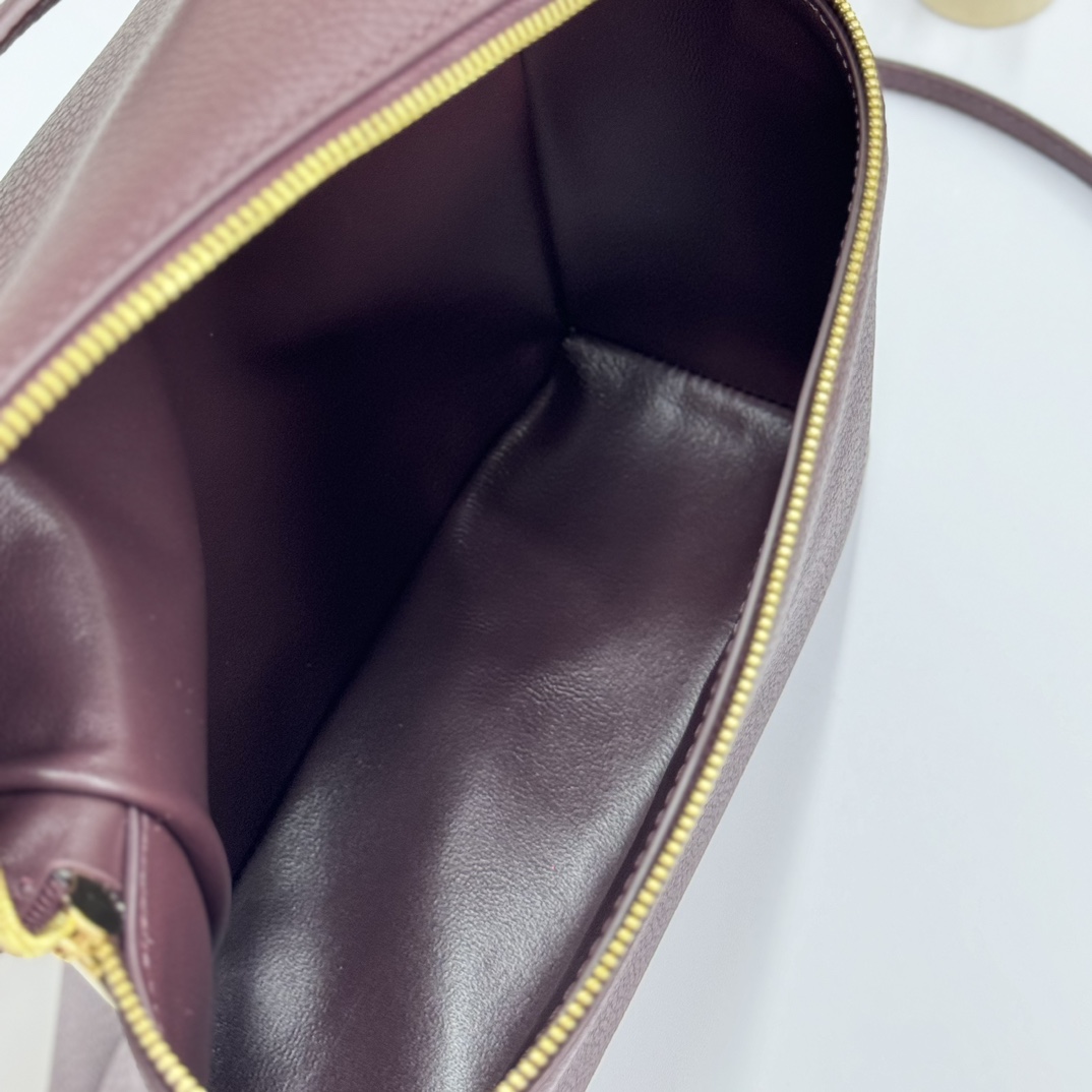 Buy Loro Piana redExtra Pocket L23.5 Backpack in Calfskin Leather for Women