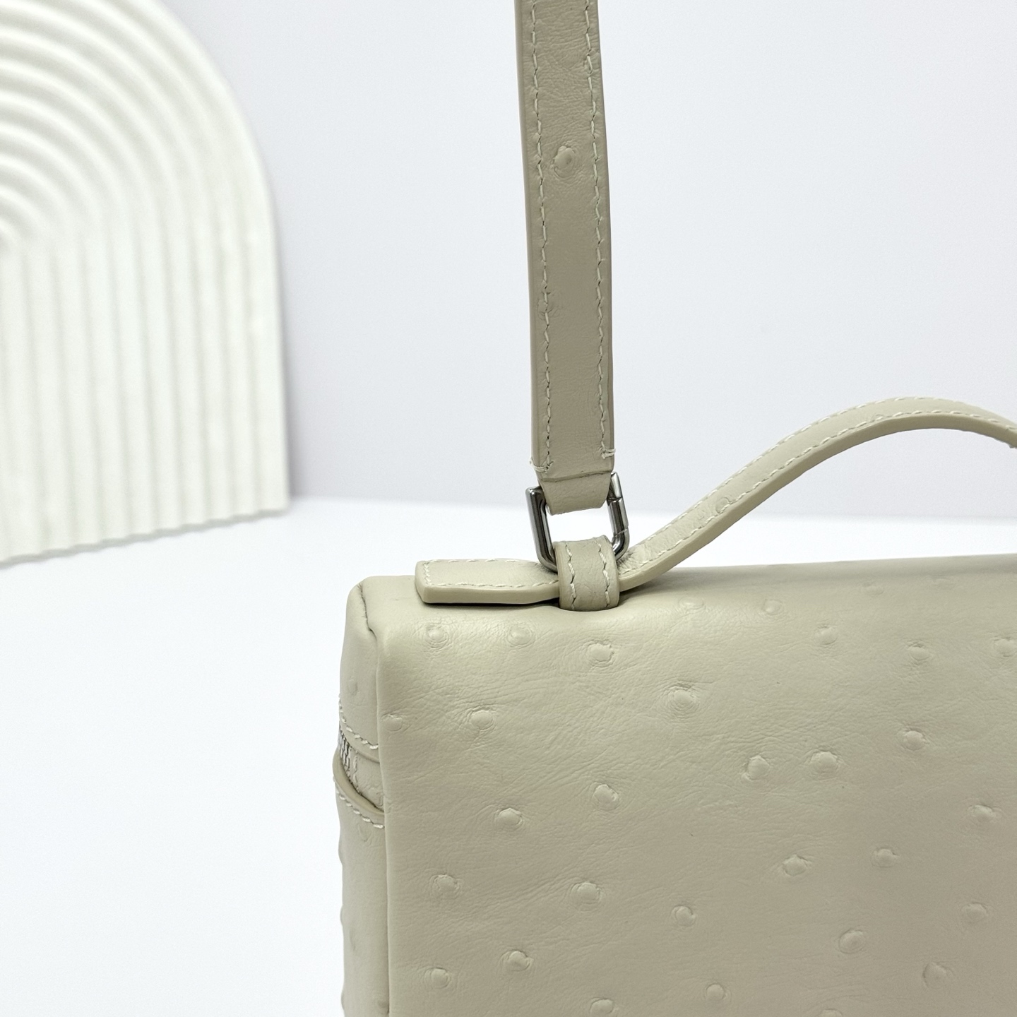 Loro Piana - L19 Extra Pocket Tan Ostrich Leather Crossbodyy