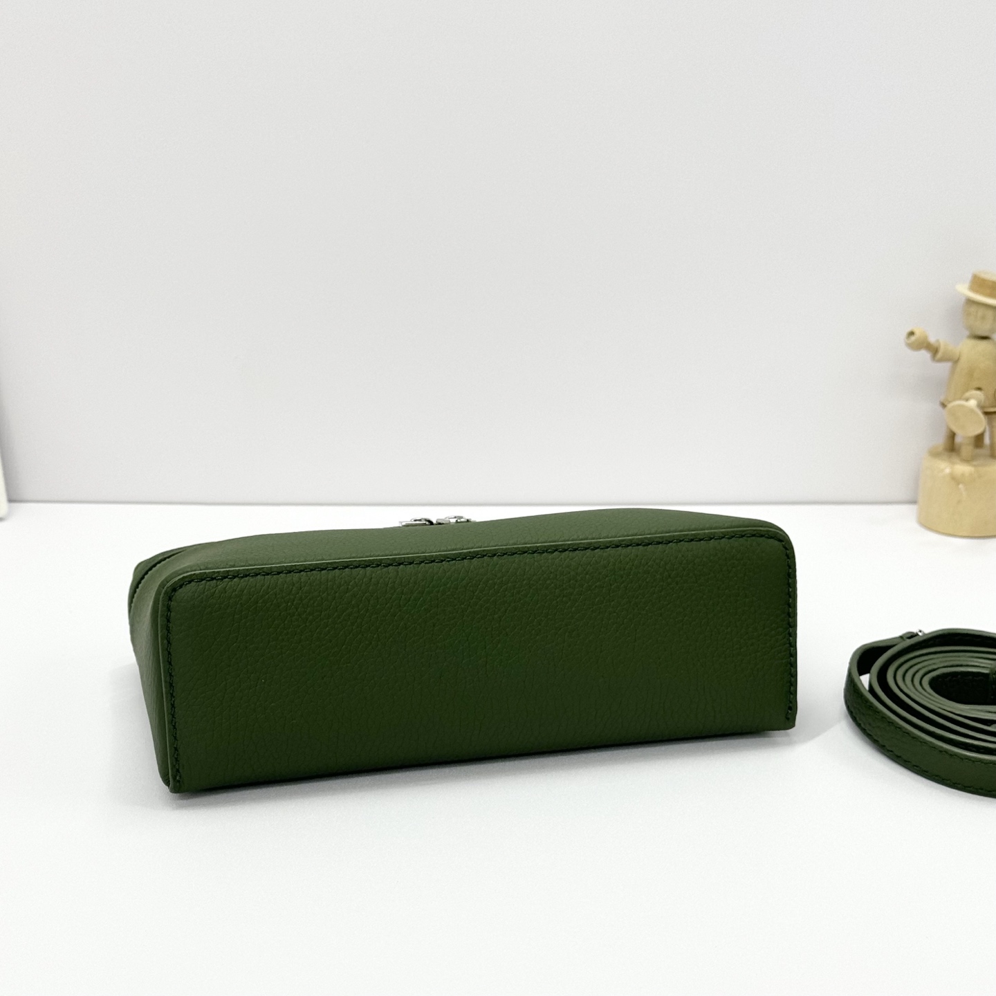 Leather handbag Loro Piana Green in Leather - 42043951