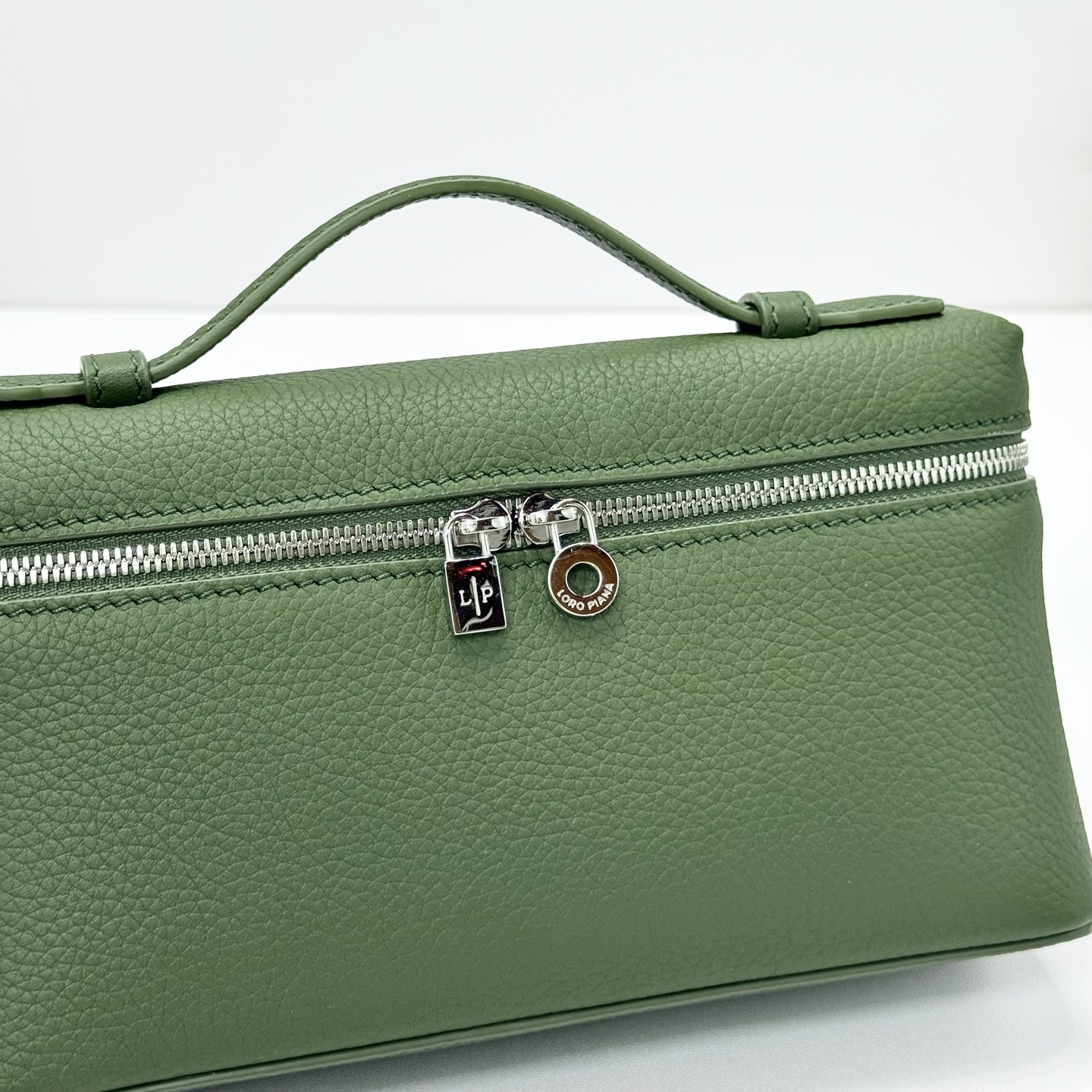 Leather handbag Loro Piana Green in Leather - 42043951