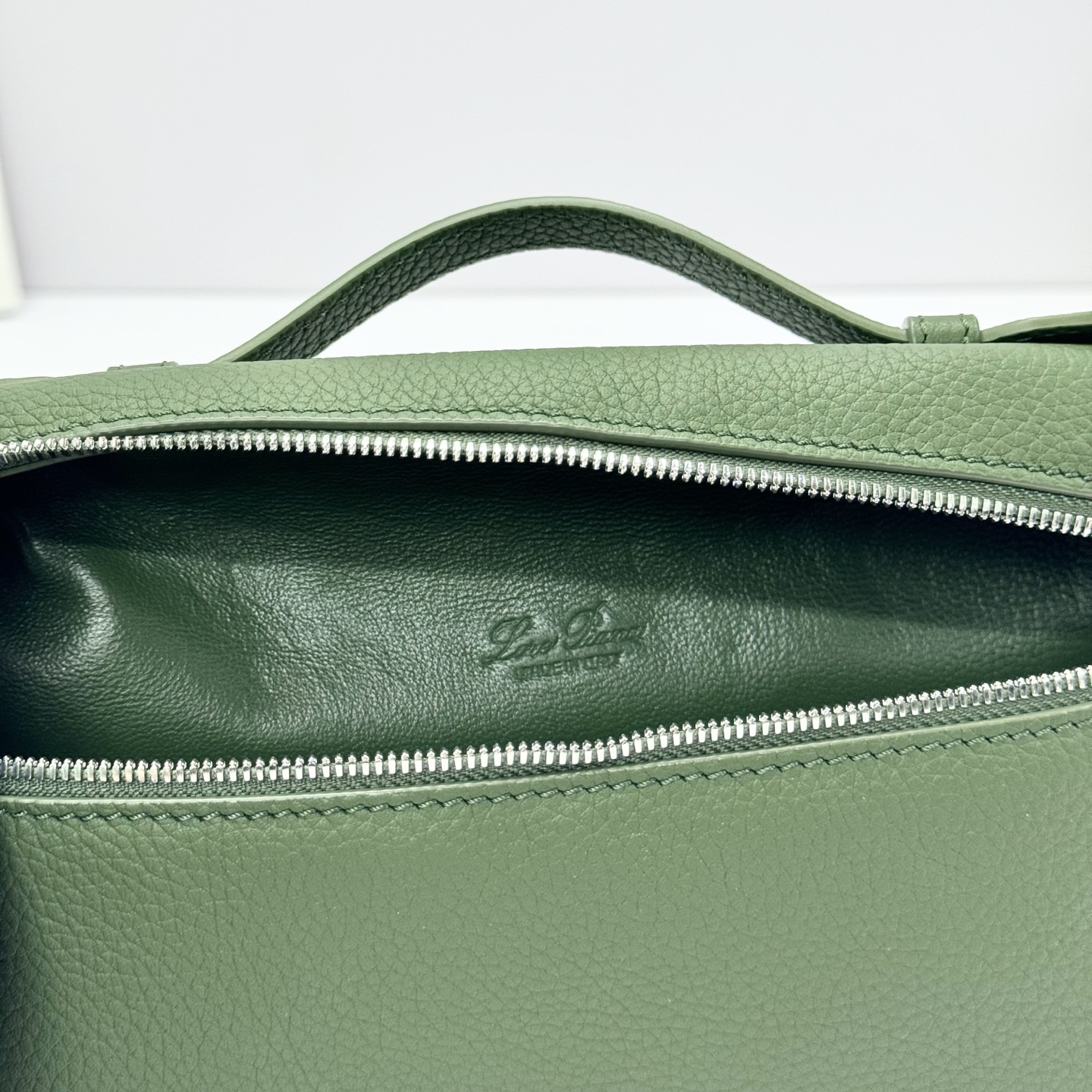 Leather handbag Loro Piana Green in Leather - 42043951