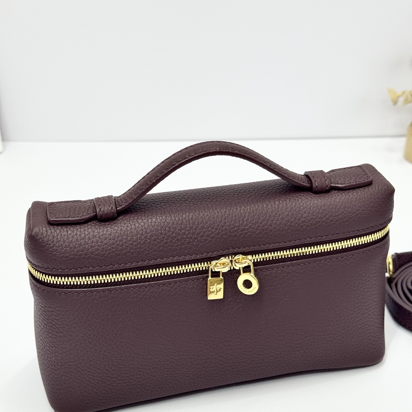 Extra pocket leather handbag Loro Piana Burgundy in Leather