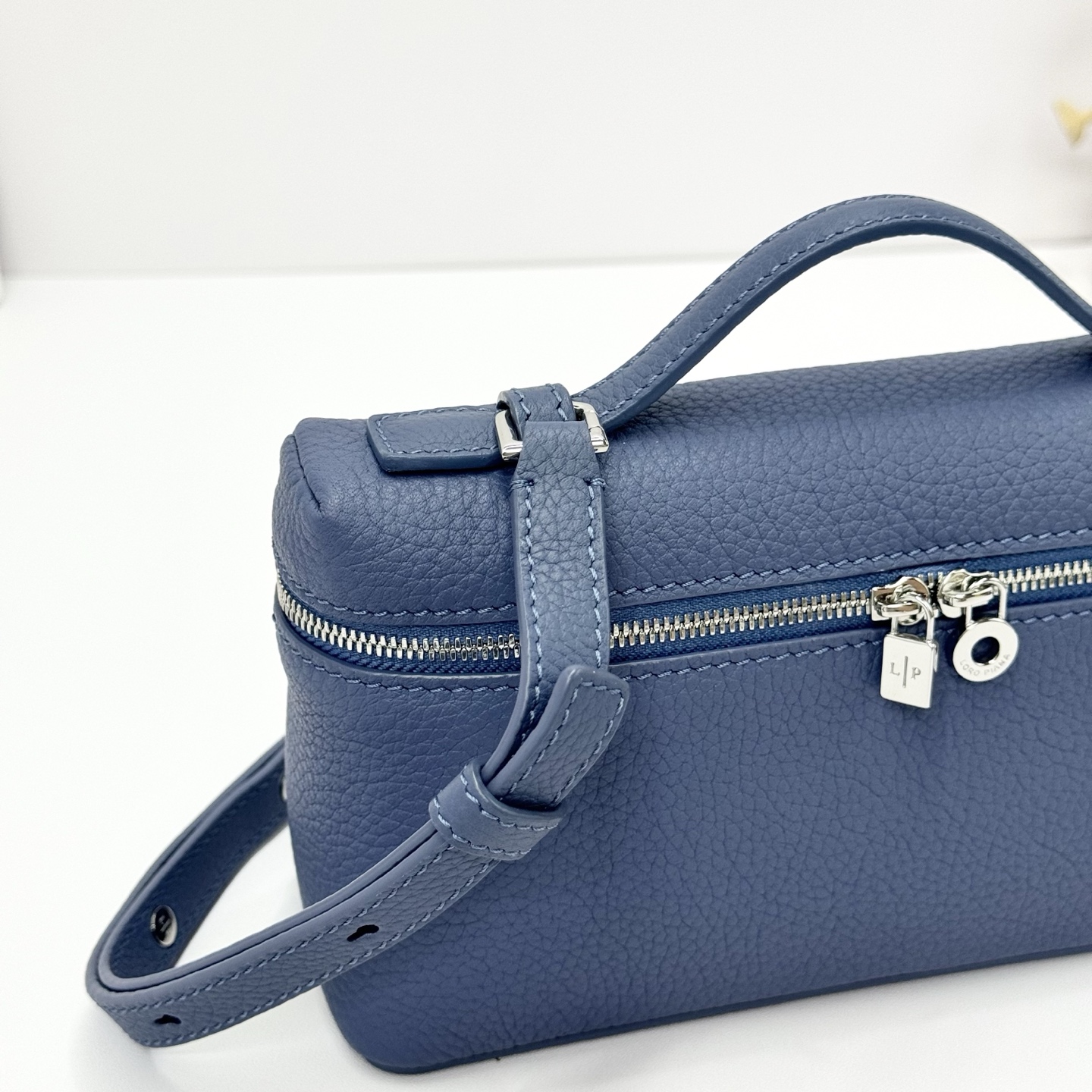 Loro Piana Extra Pocket LP19 L19 Blue SHW with receipt 2024, booklet,