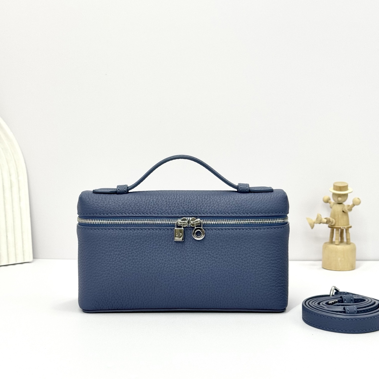 Loro Piana Extra Pocket LP19 L19 Blue SHW with receipt 2024, booklet,