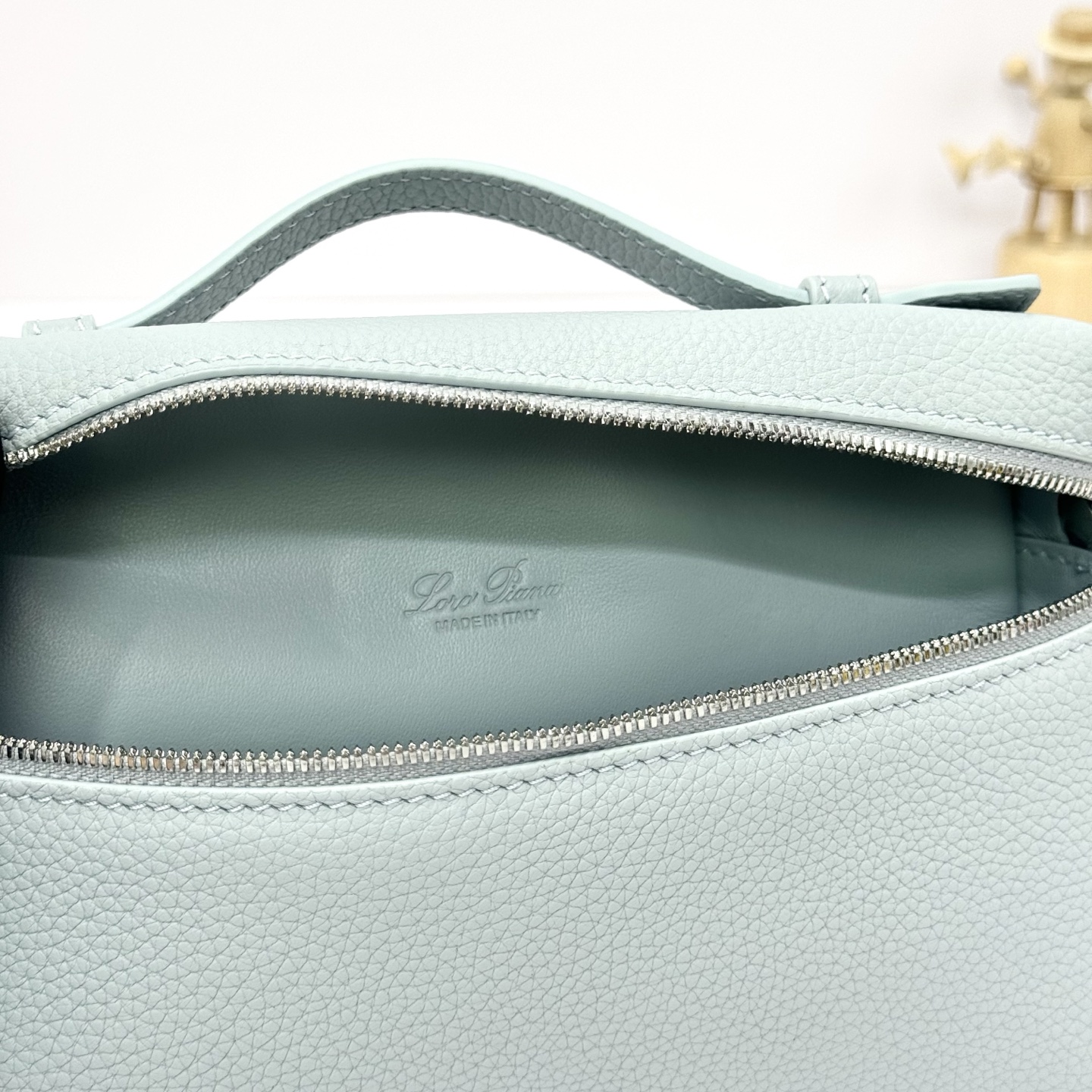 Loro Piana L19 Extra Pocket Hammered Calfskin Minty Breeze bag blue sky Original 2025 |