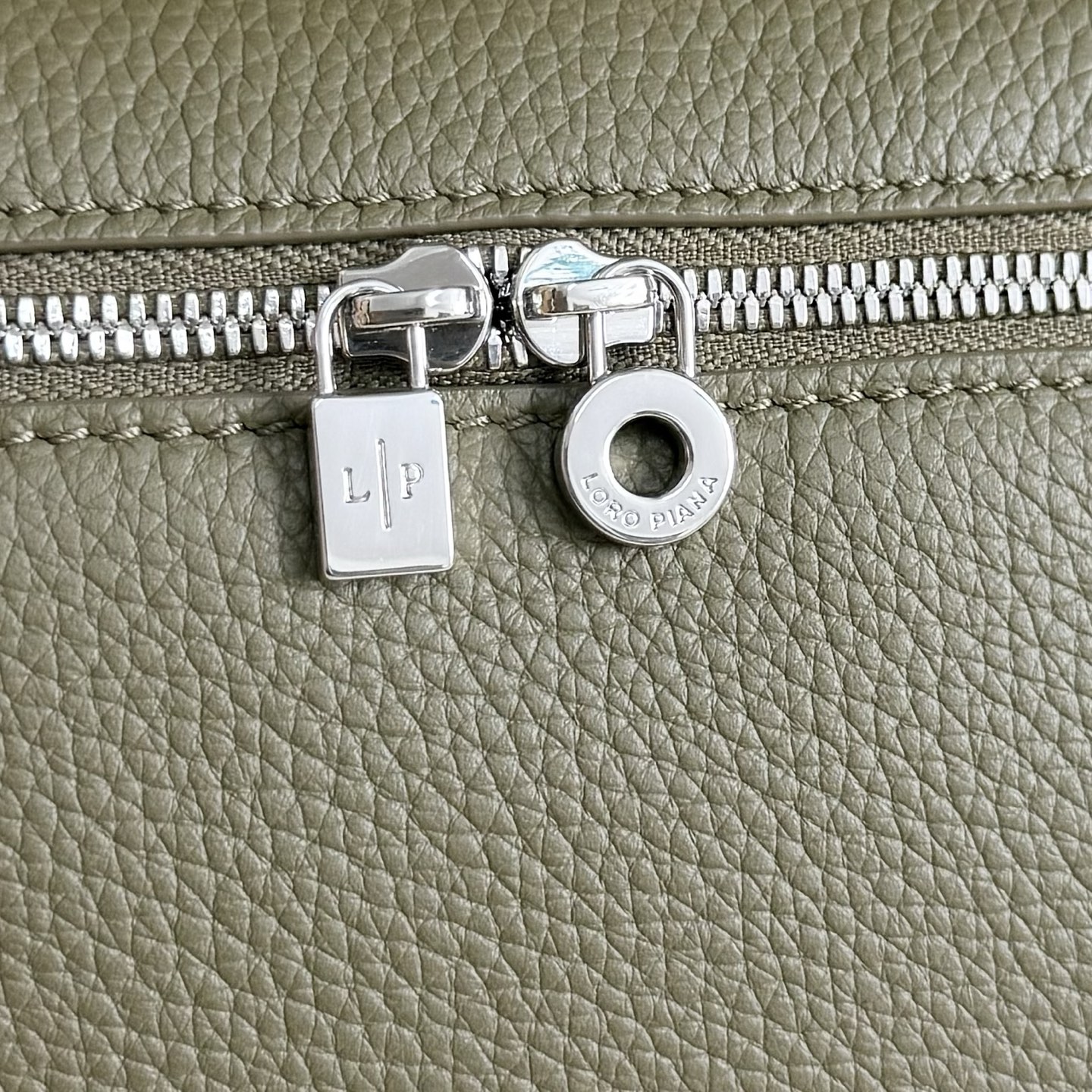 Loro Piana Extra Pocket L19 Ostrich Leather Color Whisper green