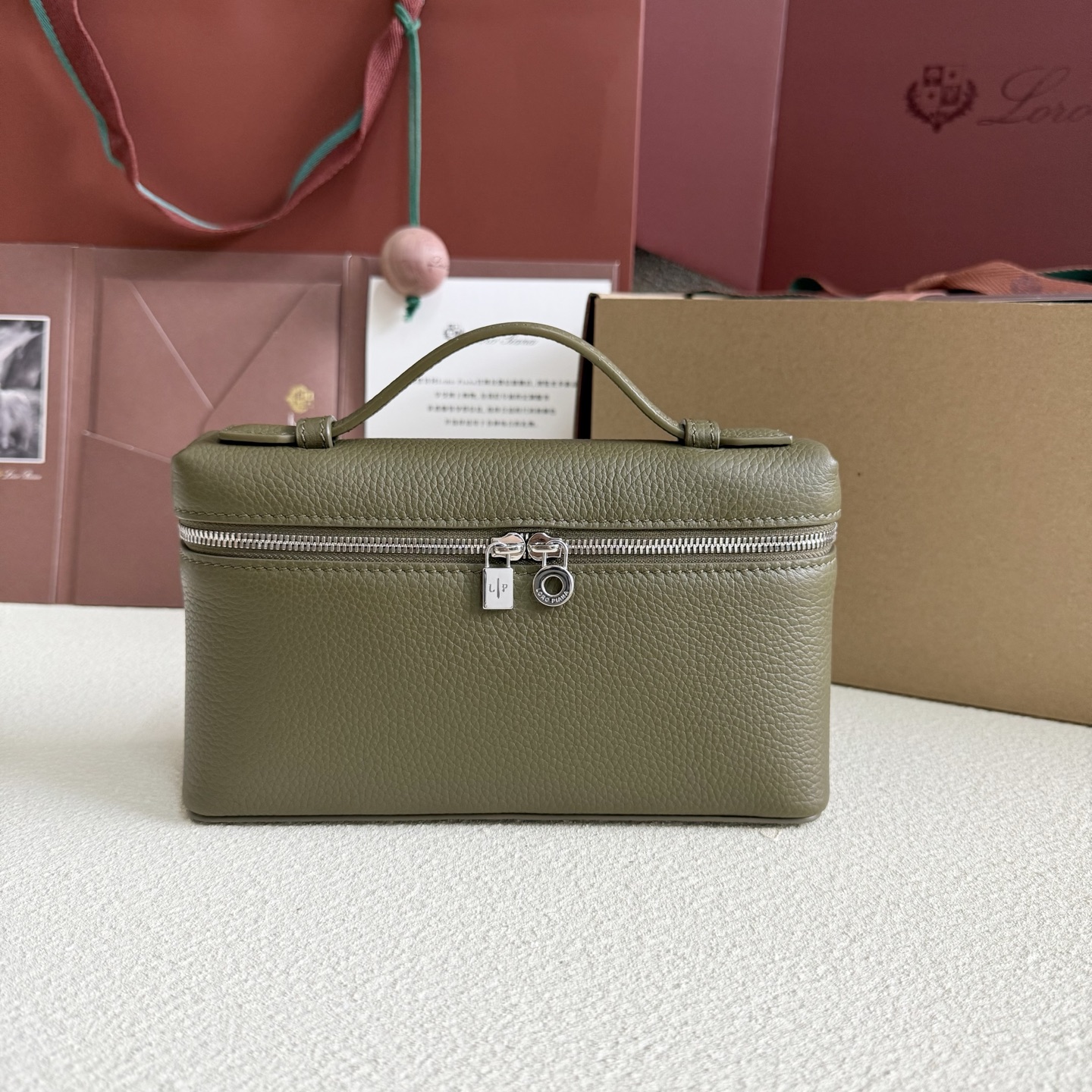 Loro Piana Extra Pocket L19 Ostrich Leather Color Whisper green
