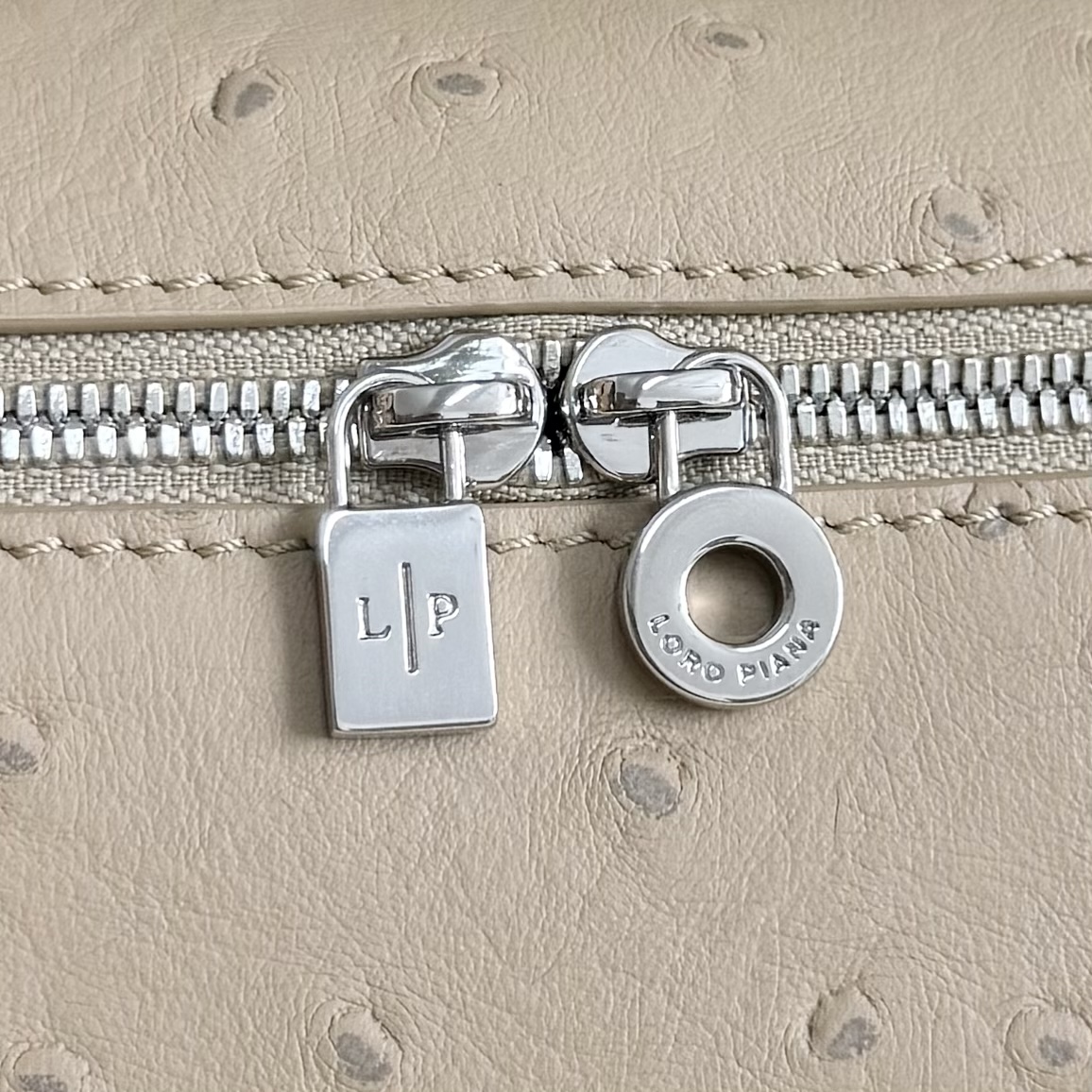 Loro Piana Extra Pocket L19 Ostrich Leather Color Whisper beige