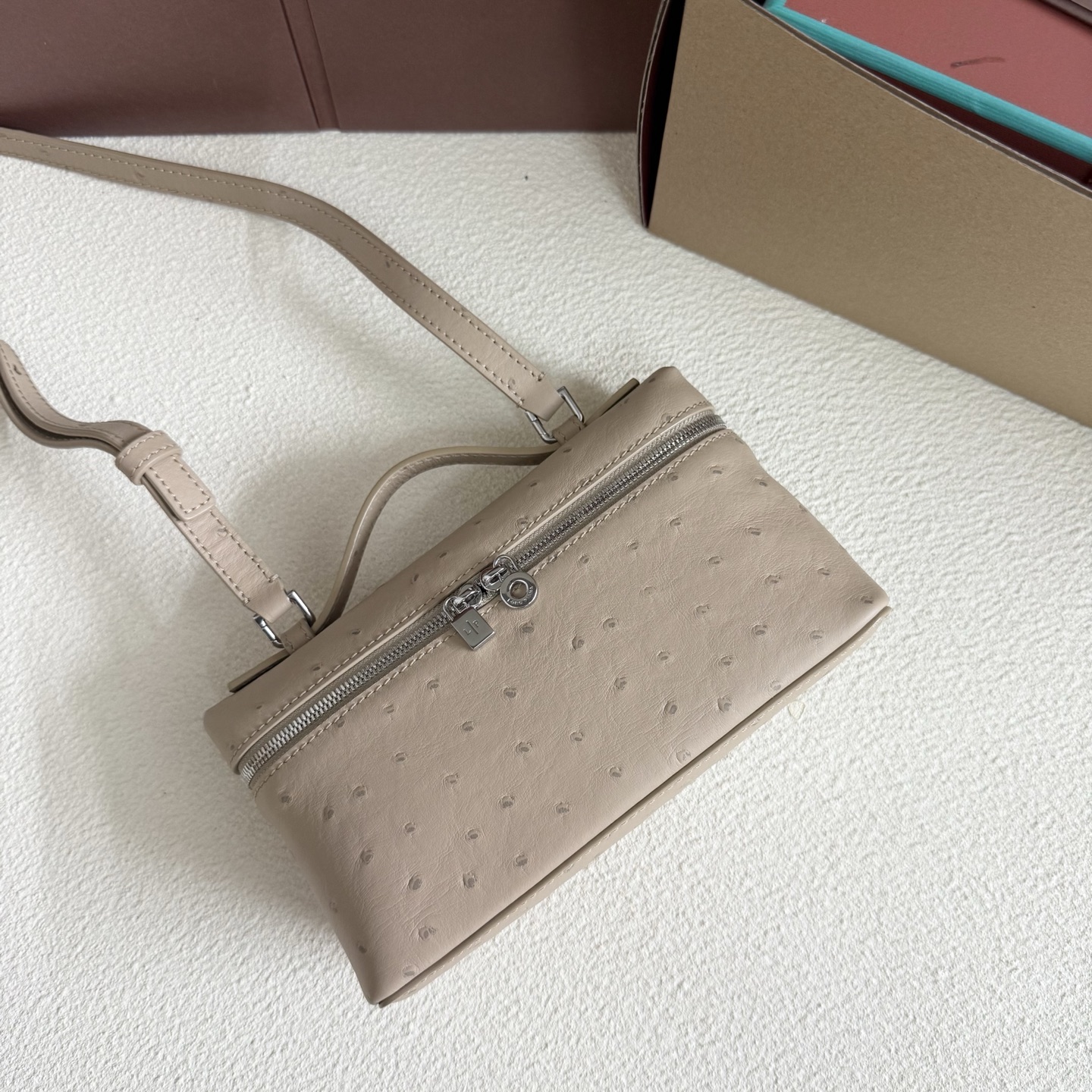 Loro Piana Extra Pocket L19 Ostrich Leather Color Whisper beige