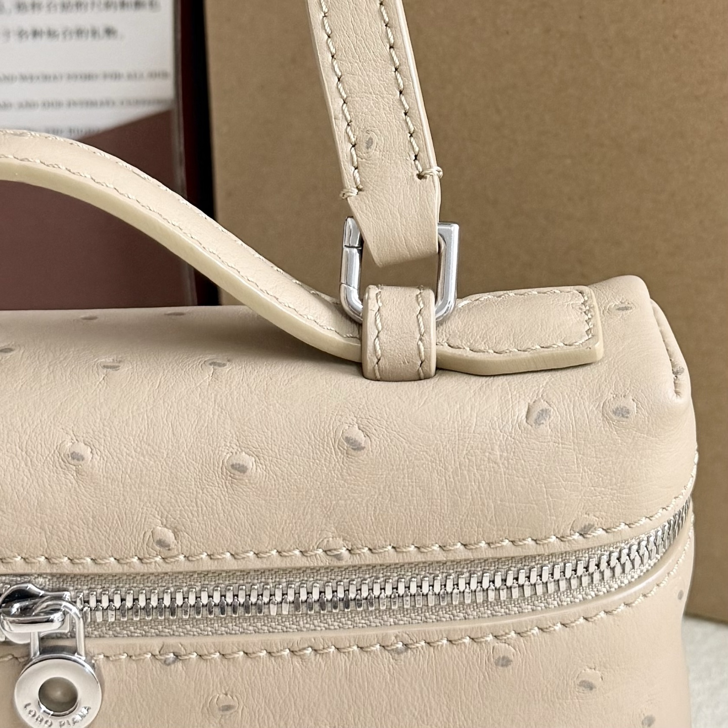 Loro Piana Extra Pocket L19 Ostrich Leather Color Whisper beige