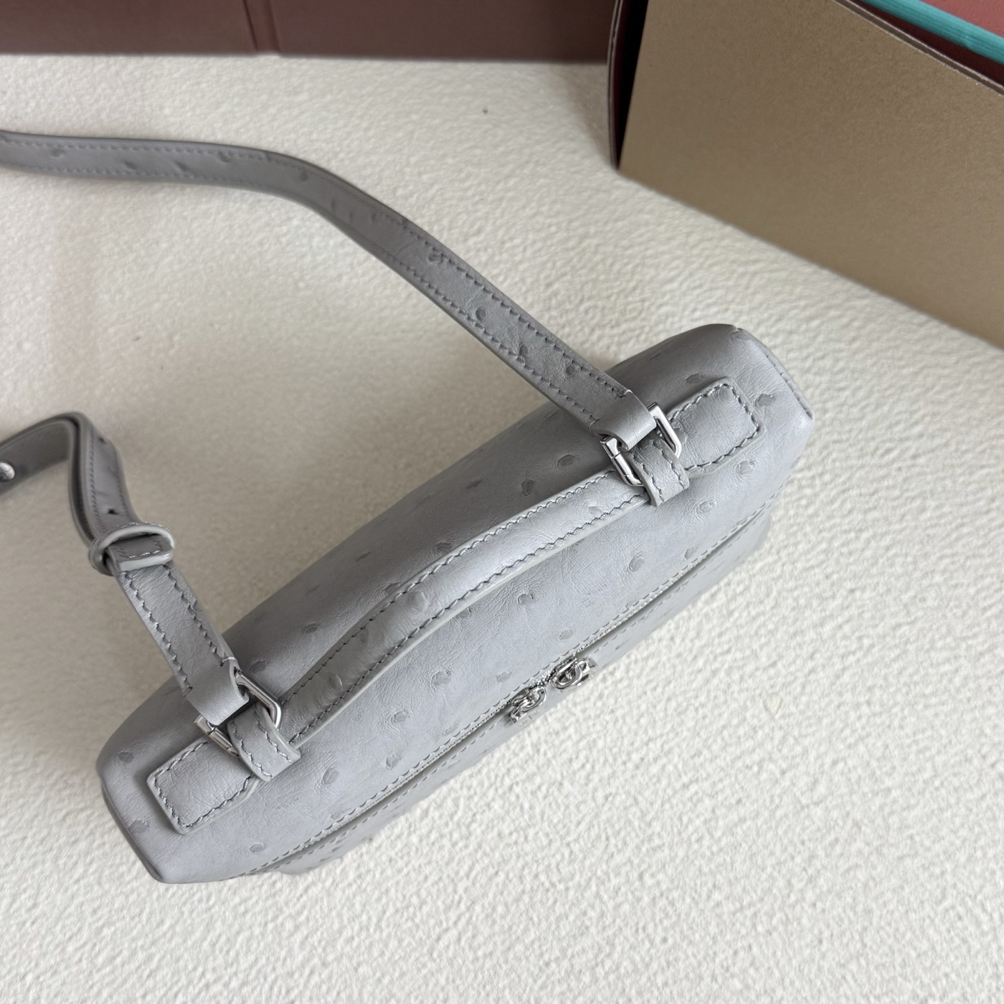 Loro Piana Extra Pocket L19 Ostrich Leather Color Whisper gray