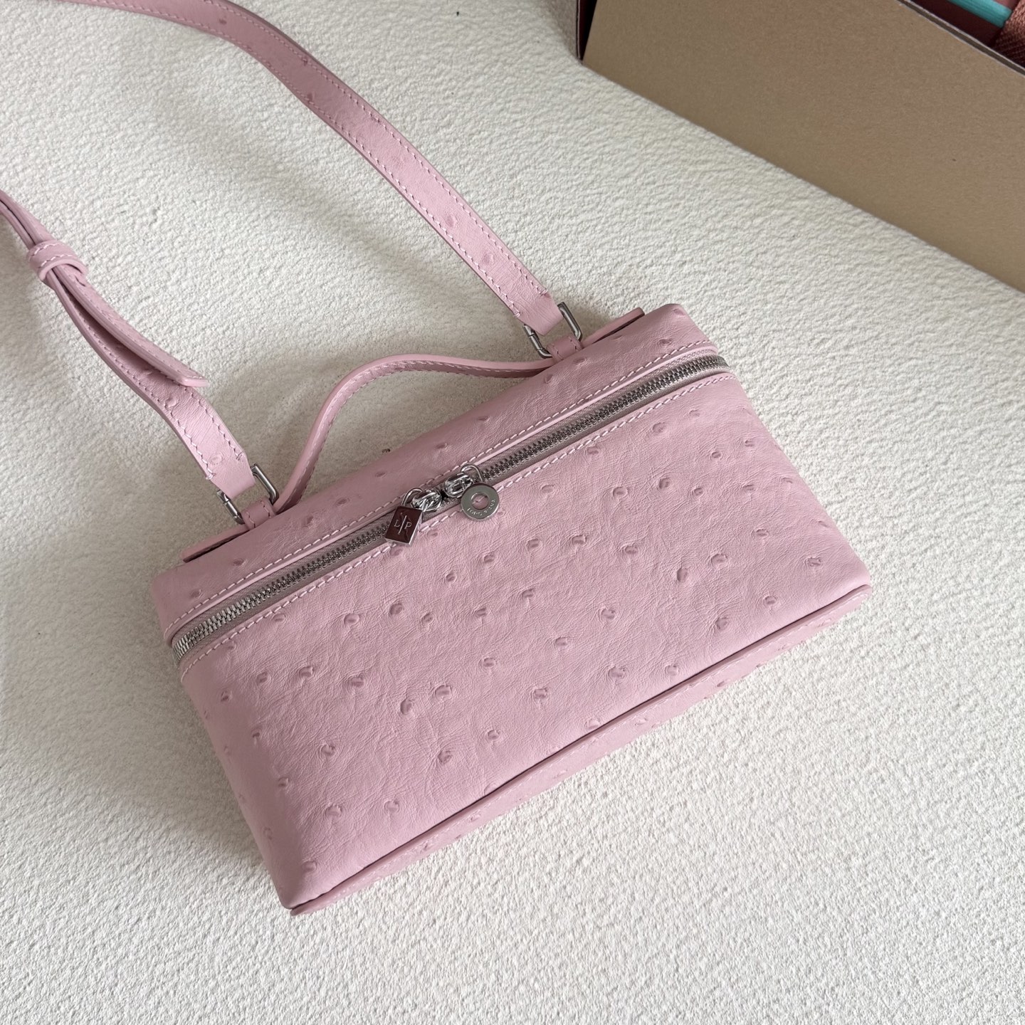 Loro Piana Extra Pocket L19 Ostrich Leather Color Whisper pink