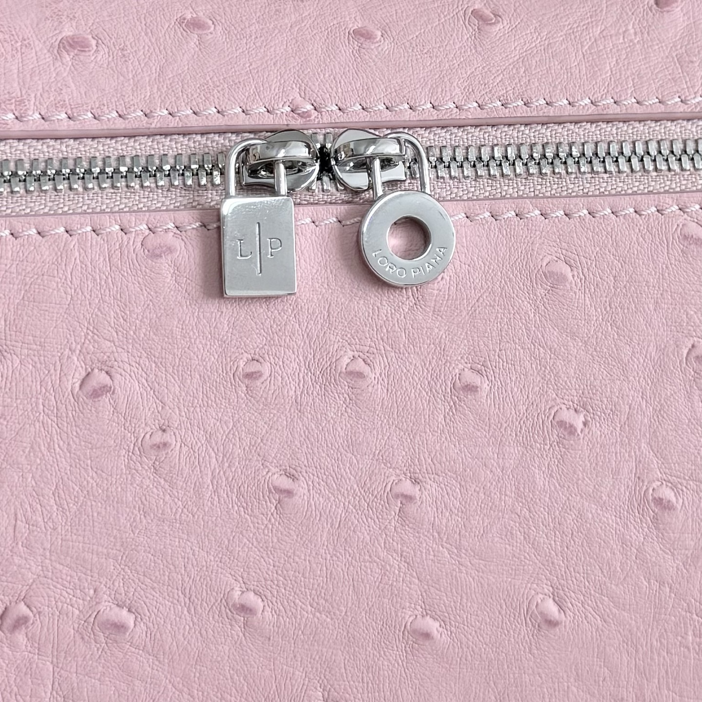 Loro Piana Extra Pocket L19 Ostrich Leather Color Whisper pink