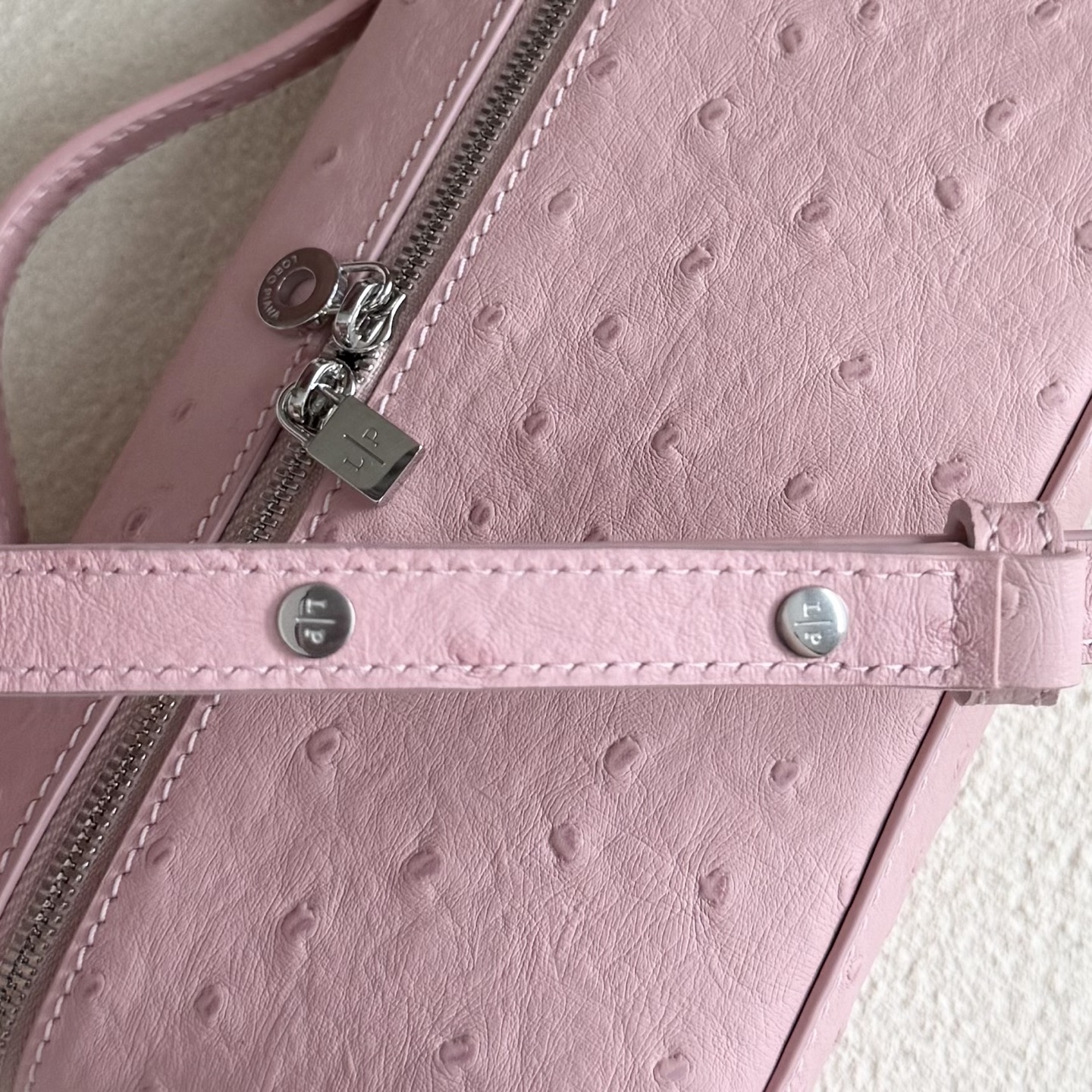 Loro Piana Extra Pocket L19 Ostrich Leather Color Whisper pink