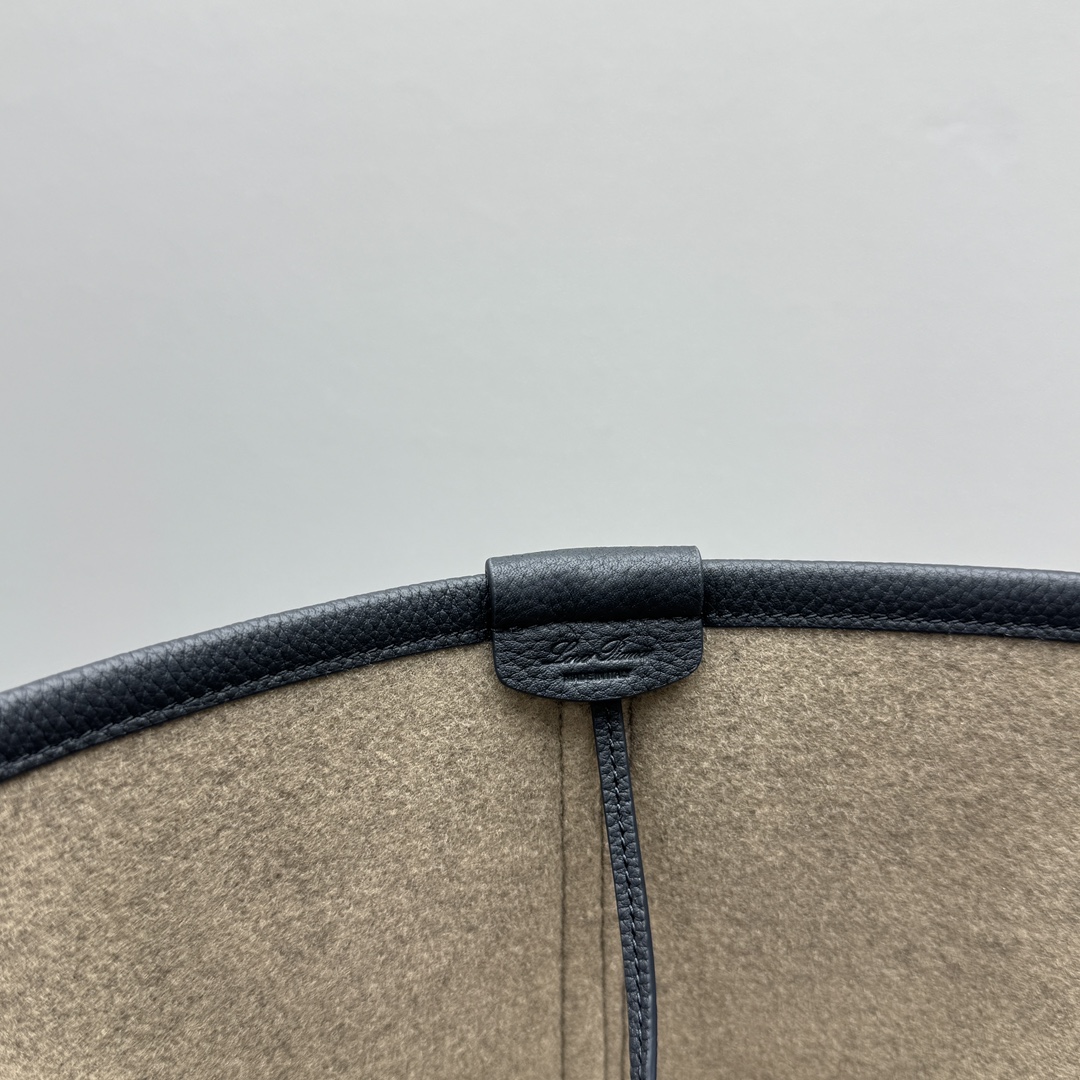 Loro Piana Large Ghiera Shopper Calfskin Blue Navy/Sun Gold | Loro Pian
