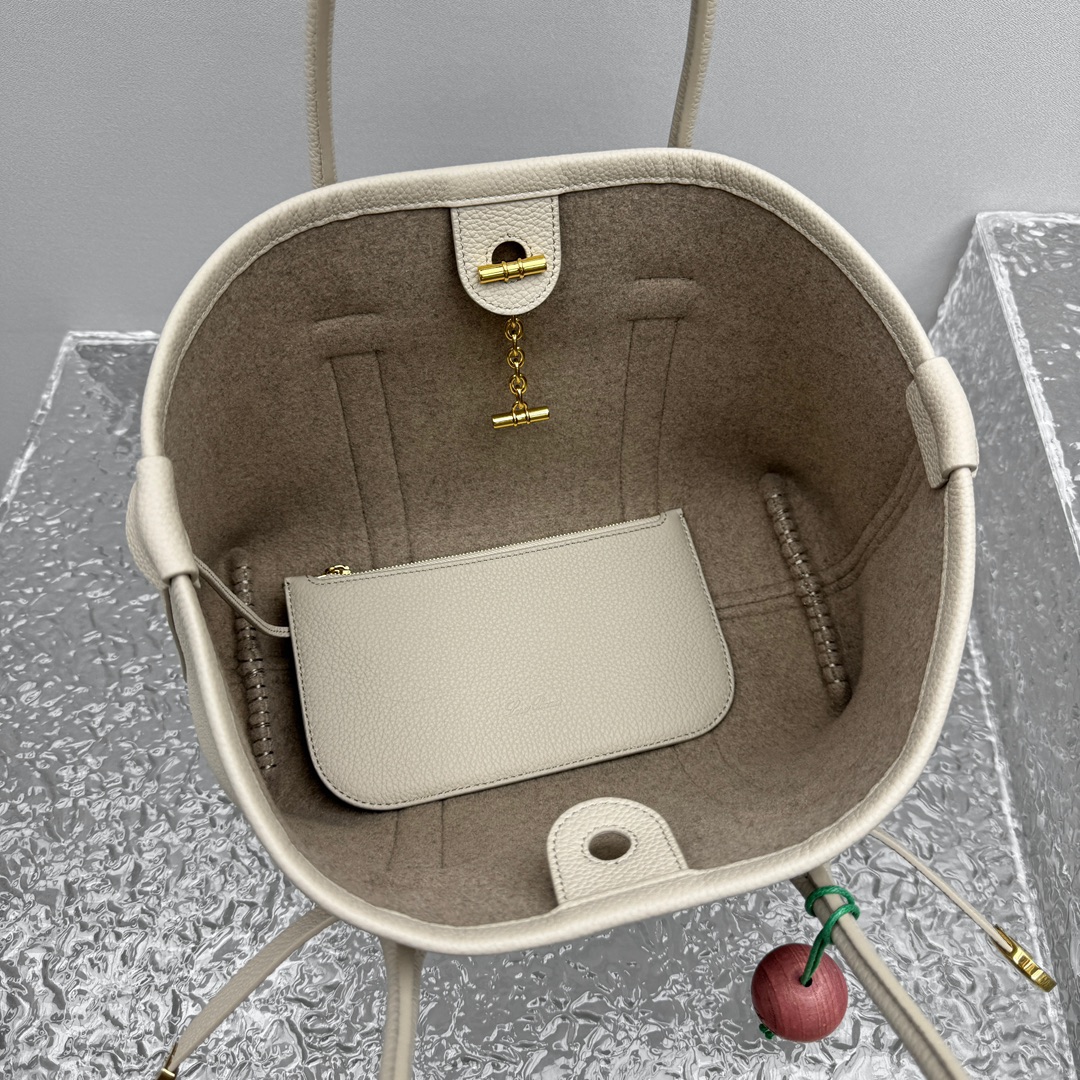 Loro Piana Ghiera calfskin-leather Shopper Bag | Neutral
