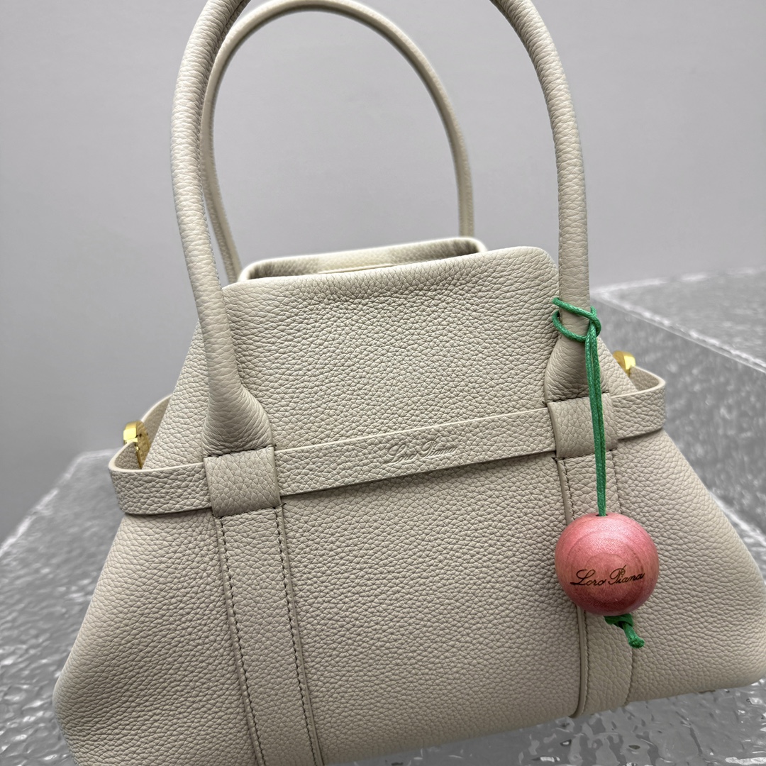 Loro Piana Ghiera calfskin-leather Shopper Bag | Neutral